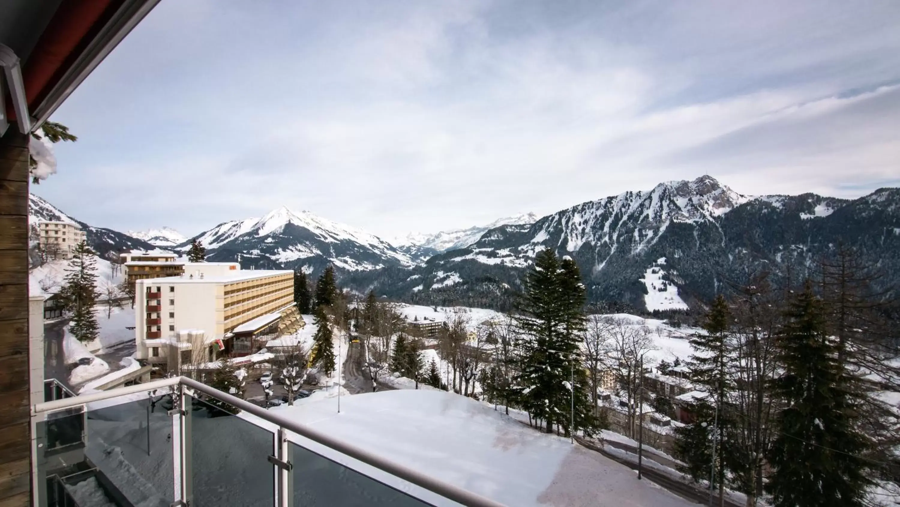 Property building, Winter in Hotel Central Résidence