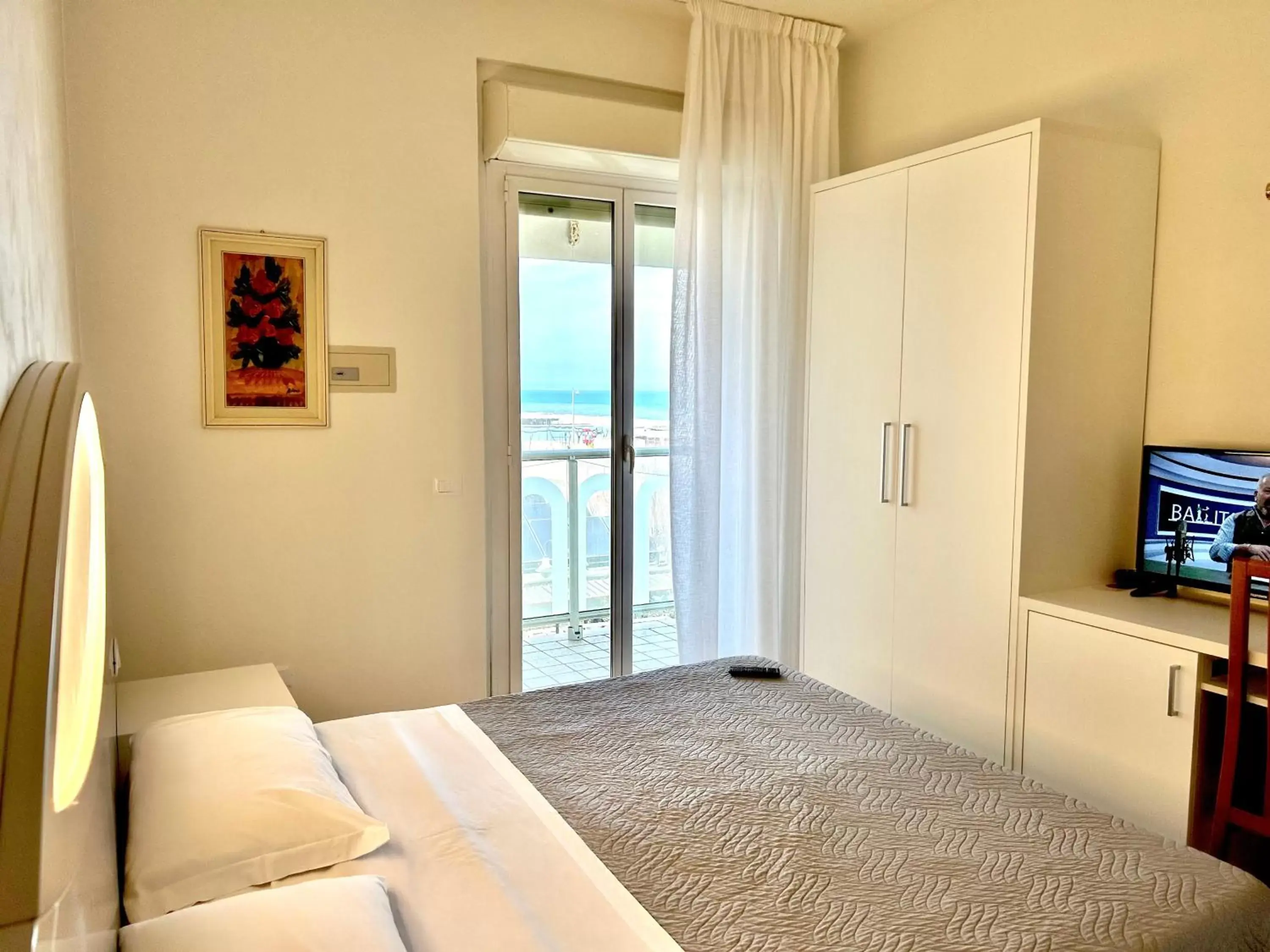 Property building, Bed in Hotel Adria