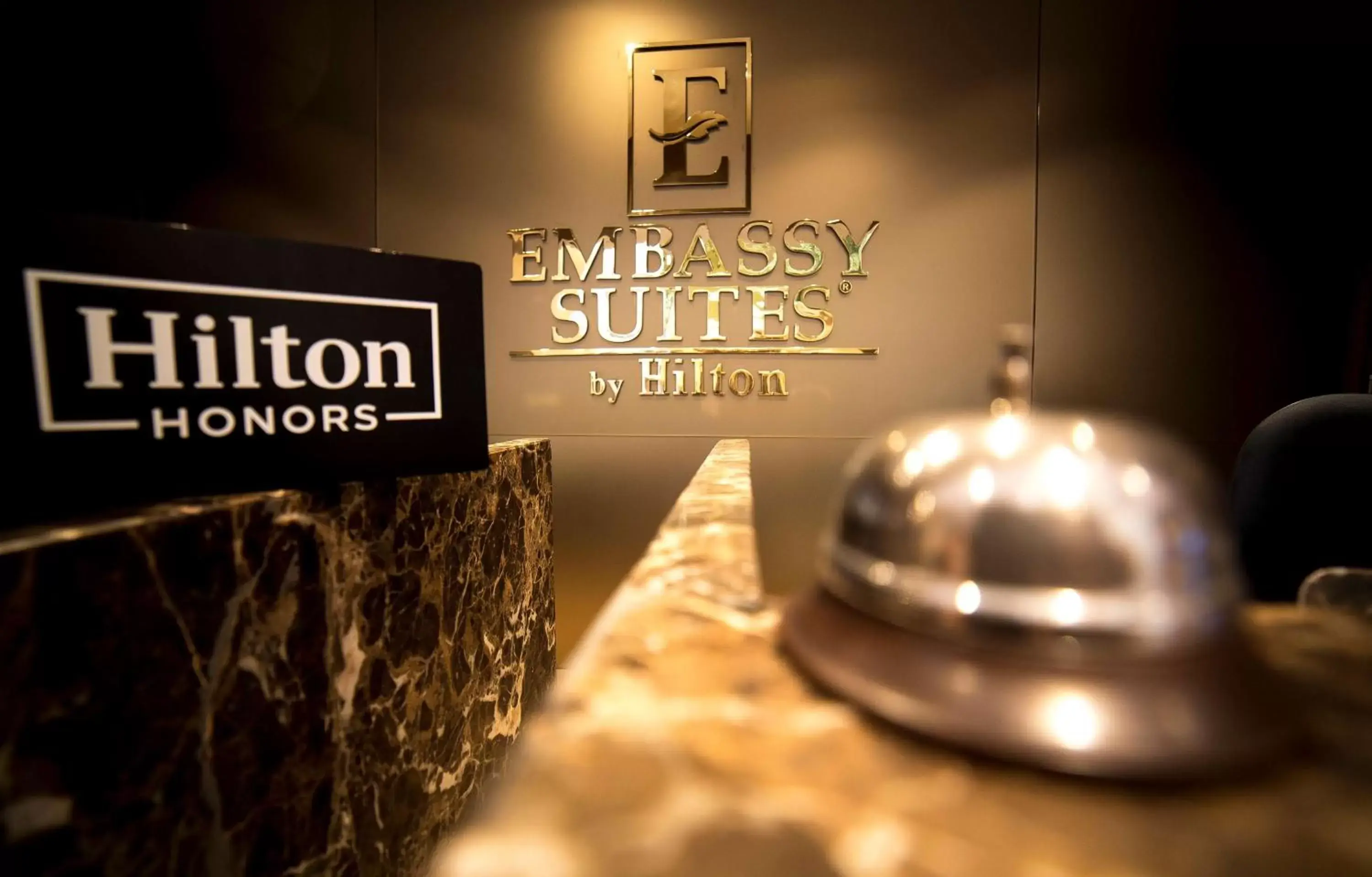 Lobby or reception, Property Logo/Sign in Embassy Suites by Hilton Bogotá - Rosales