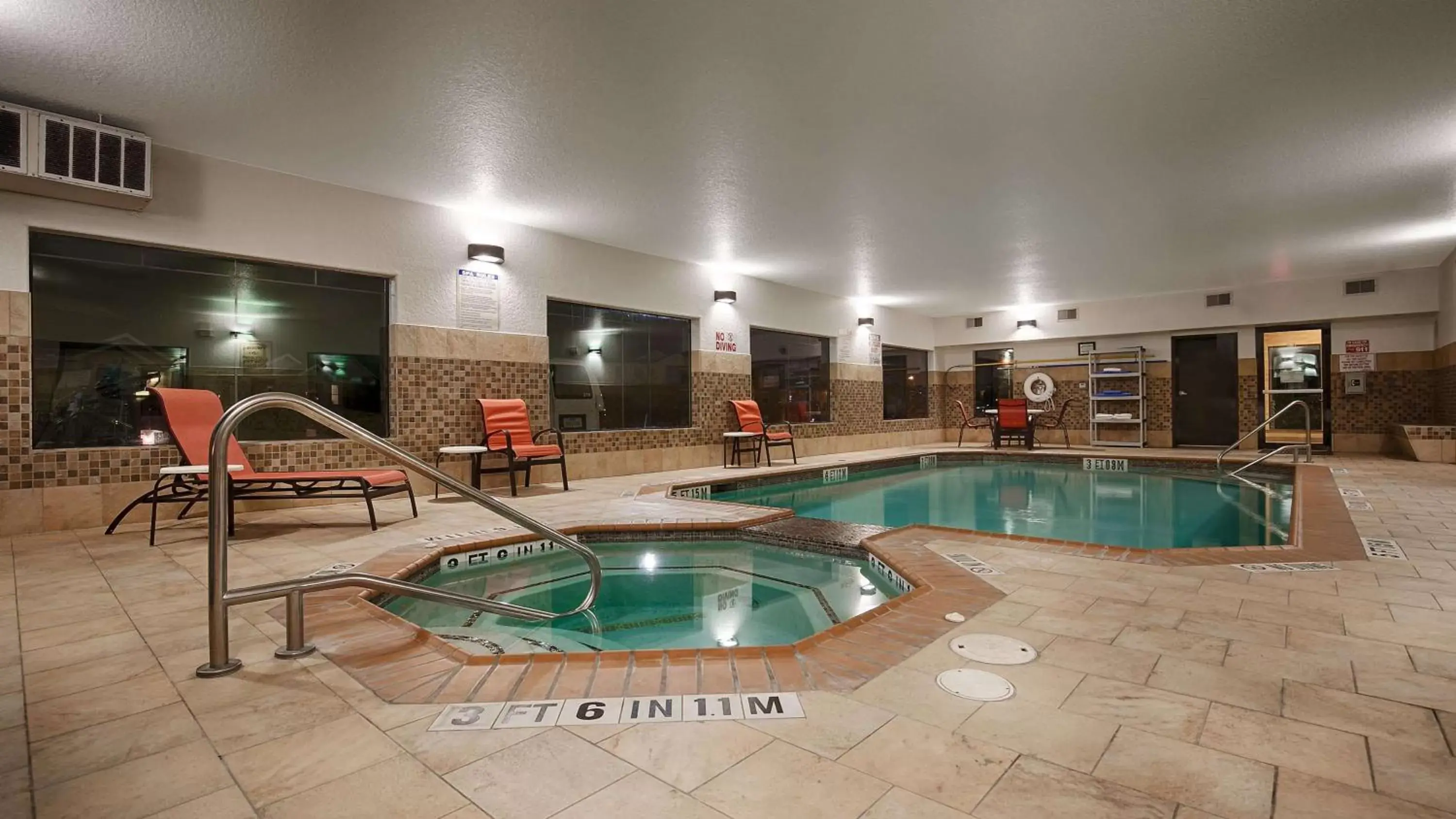 On site, Swimming Pool in Best Western Plus Palo Alto Inn and Suites