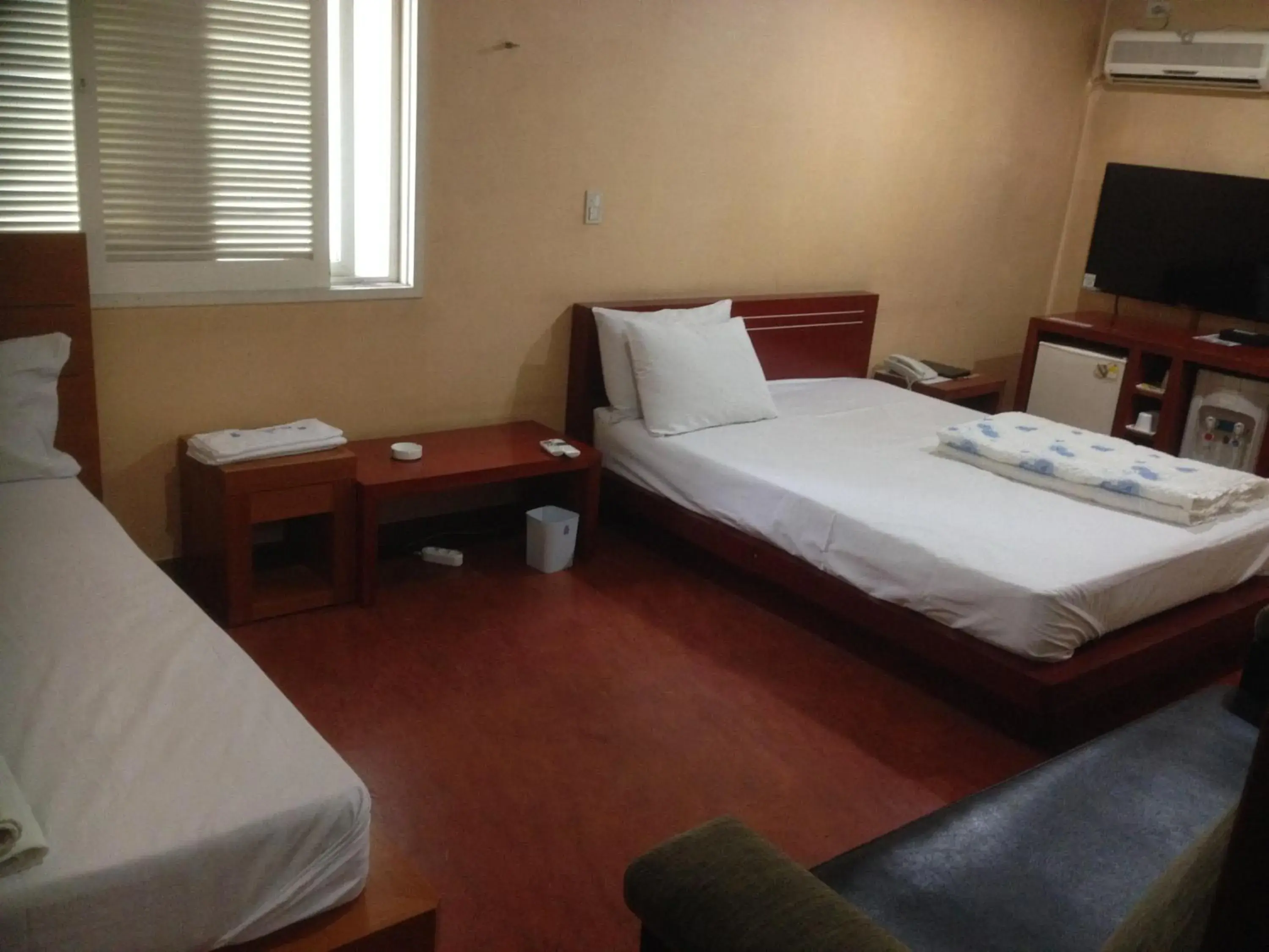 Bed in Goodstay Herotel