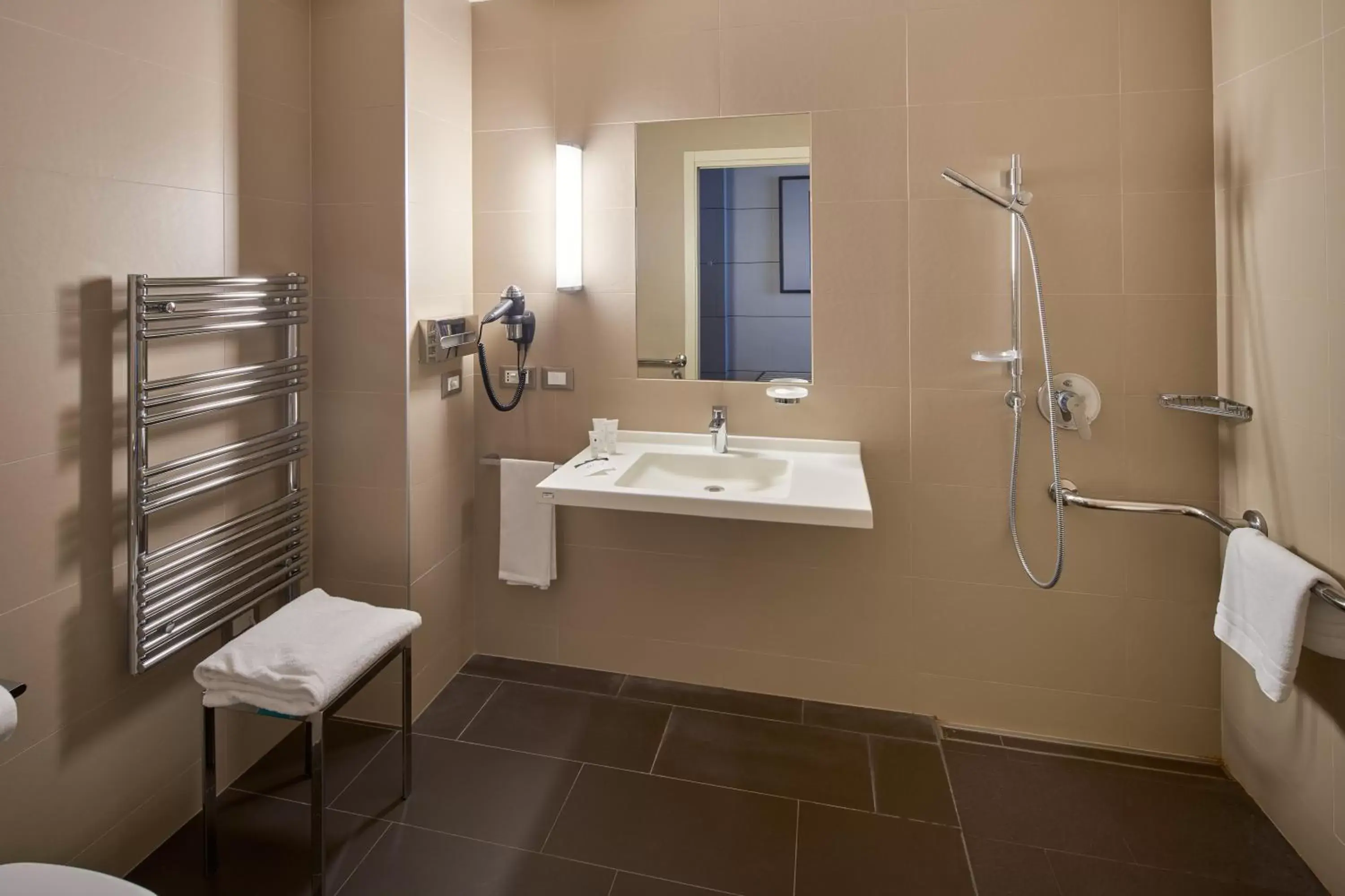 Bathroom in Hotel Bologna Fiera