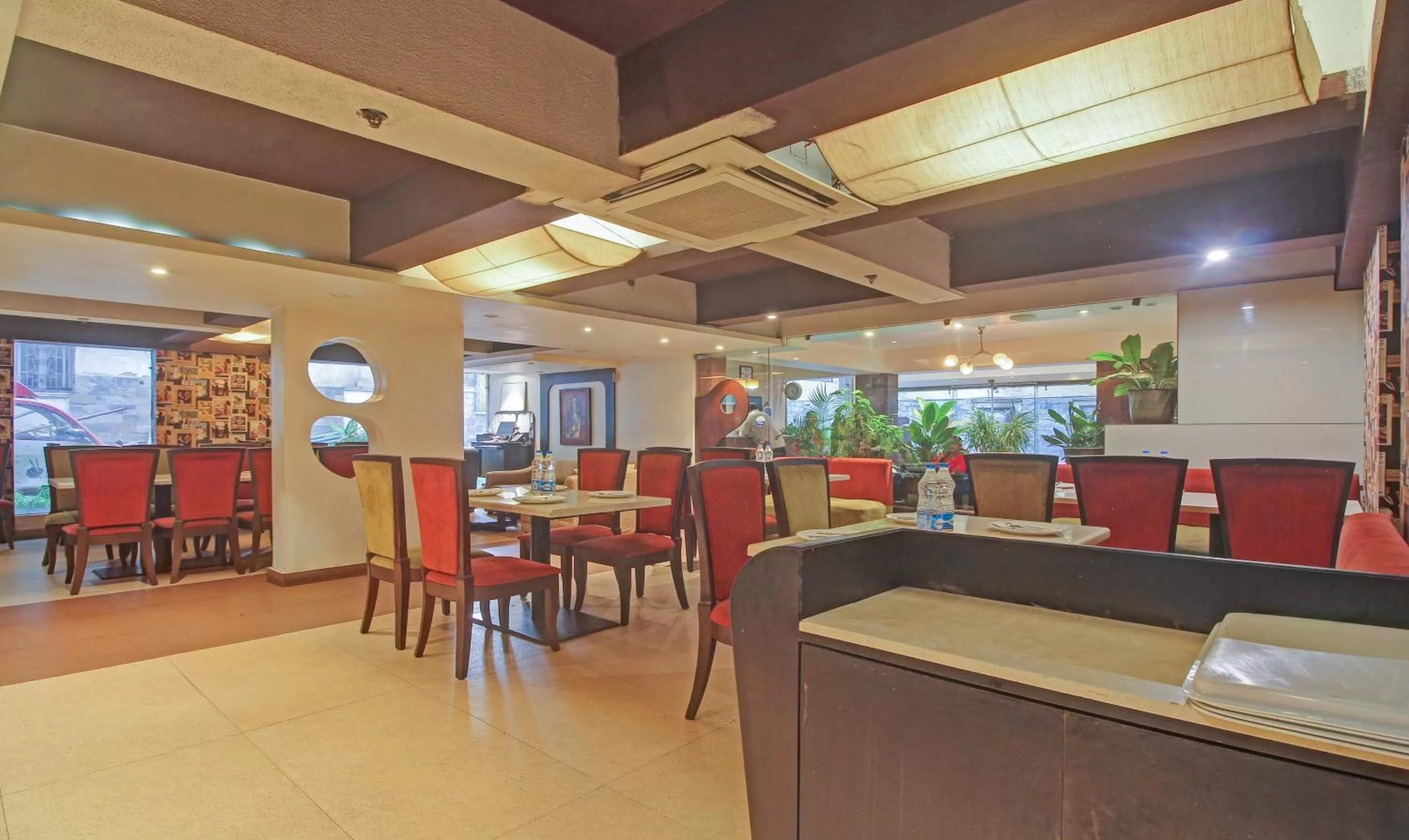 Restaurant/Places to Eat in Treebo Tryst Dee Empresa