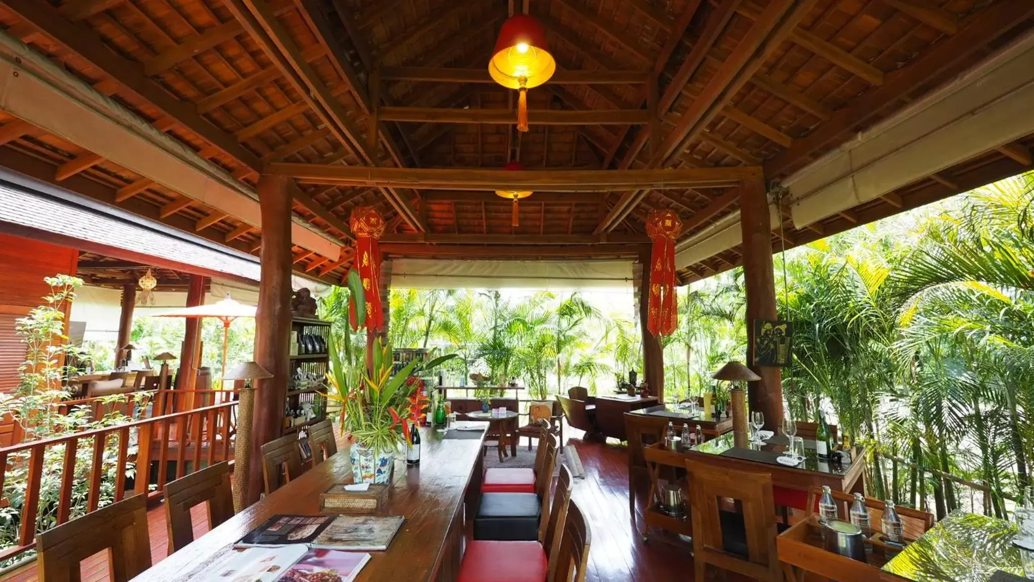 Restaurant/Places to Eat in Nan Seasons Boutique Resort