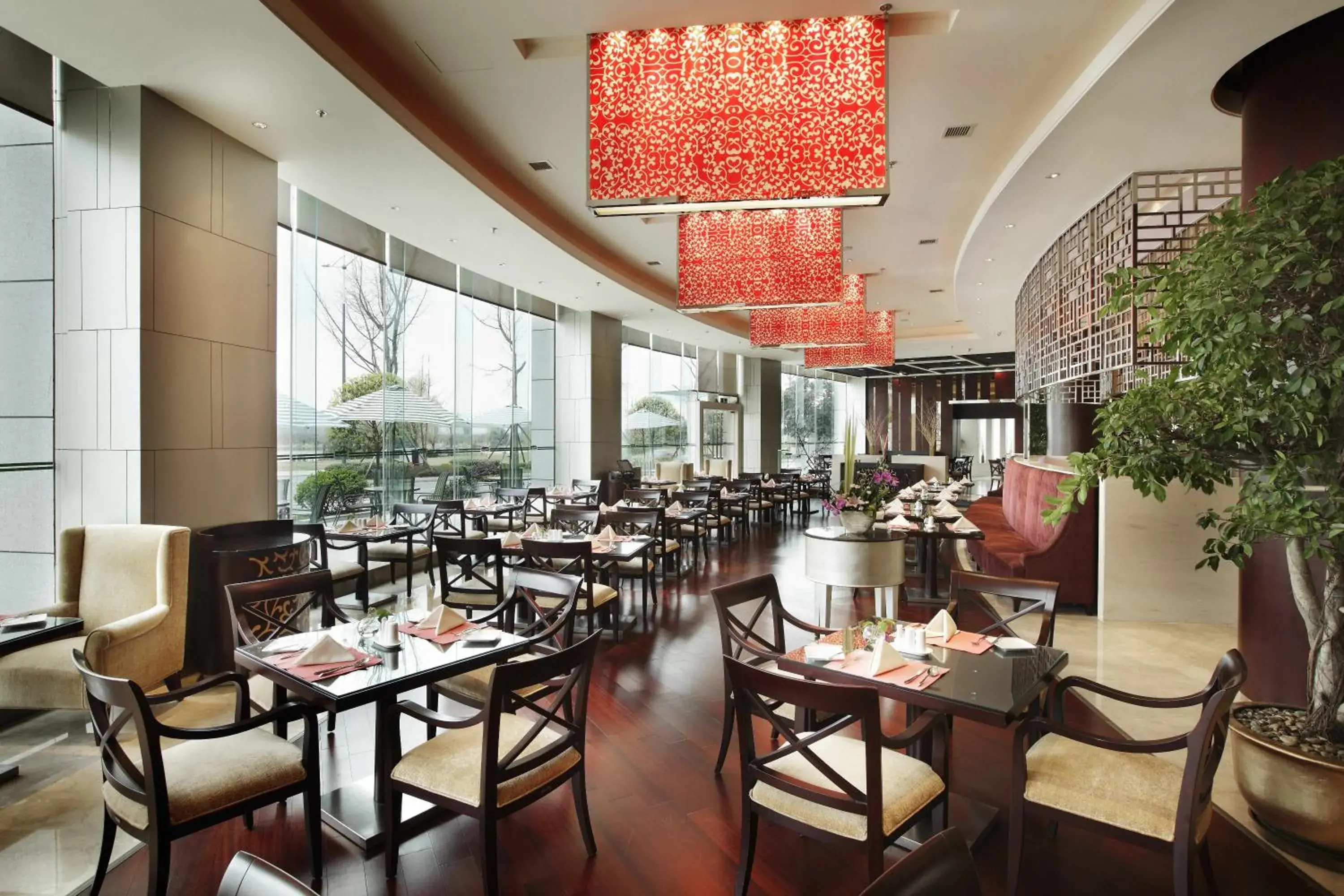Restaurant/Places to Eat in Holiday Inn Chengdu Century City - East, an IHG Hotel