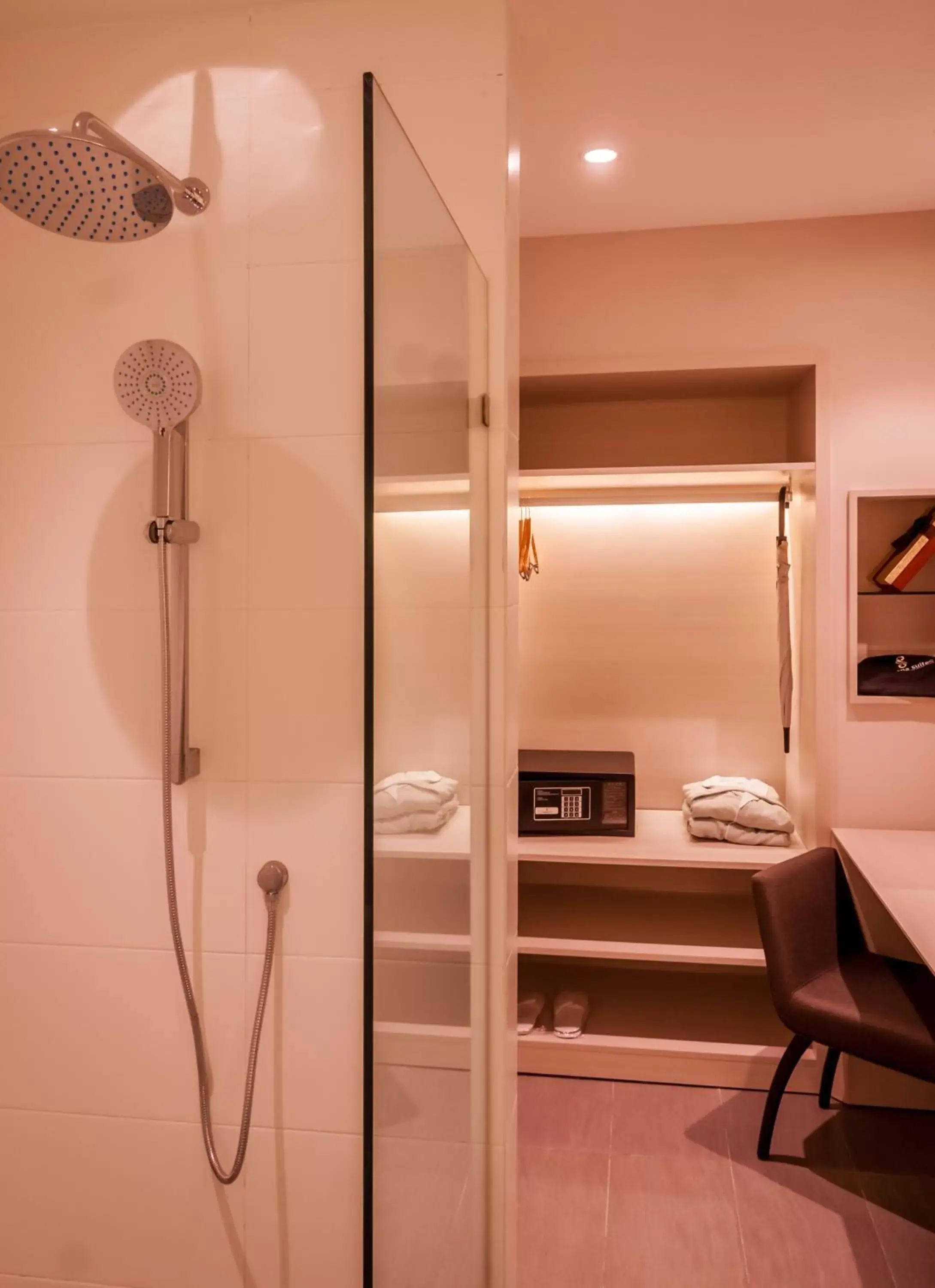 Shower, Bathroom in Suasana Suites Hotel Johor Bahru