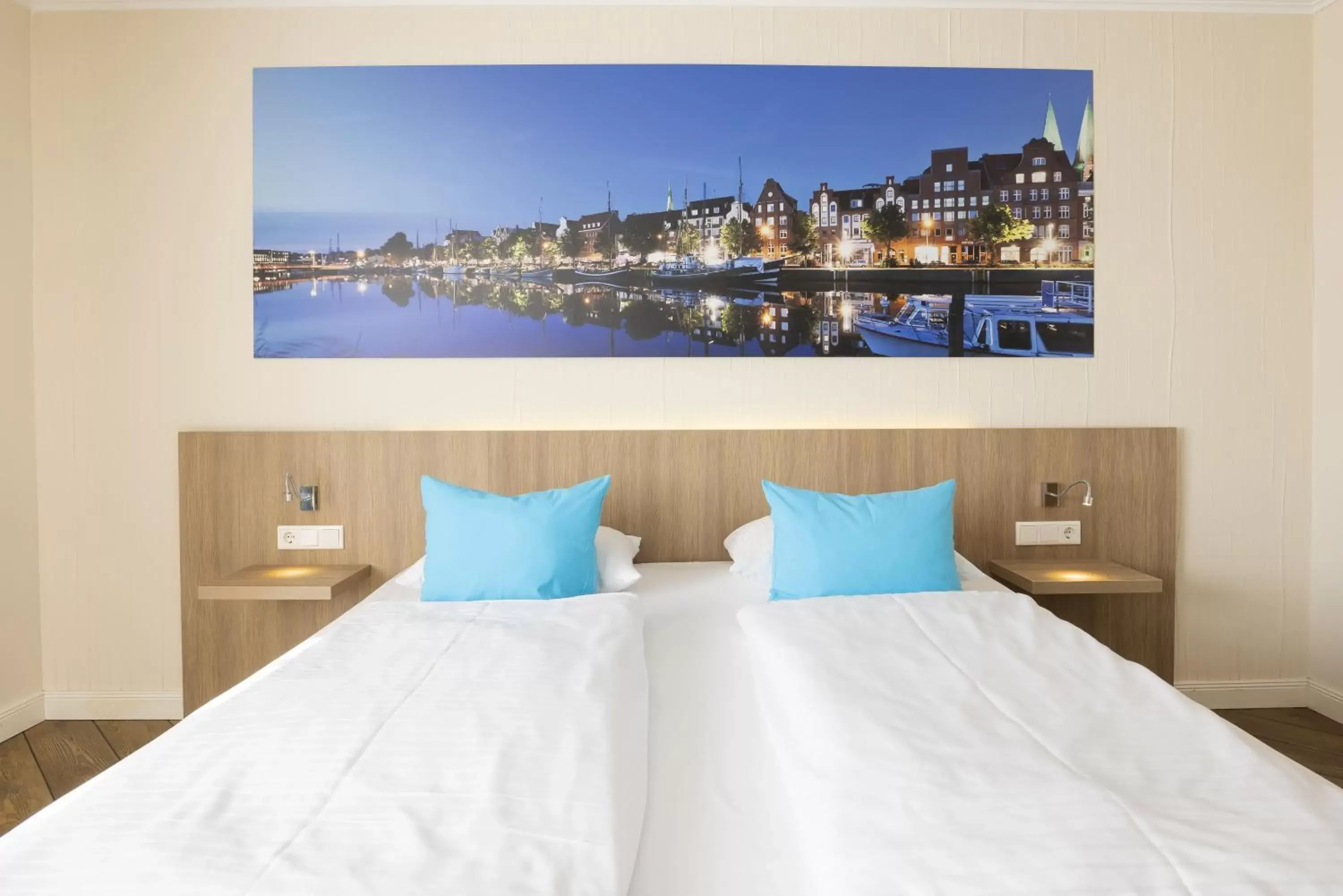 Bed in Hotel Vier Jahreszeiten Lübeck