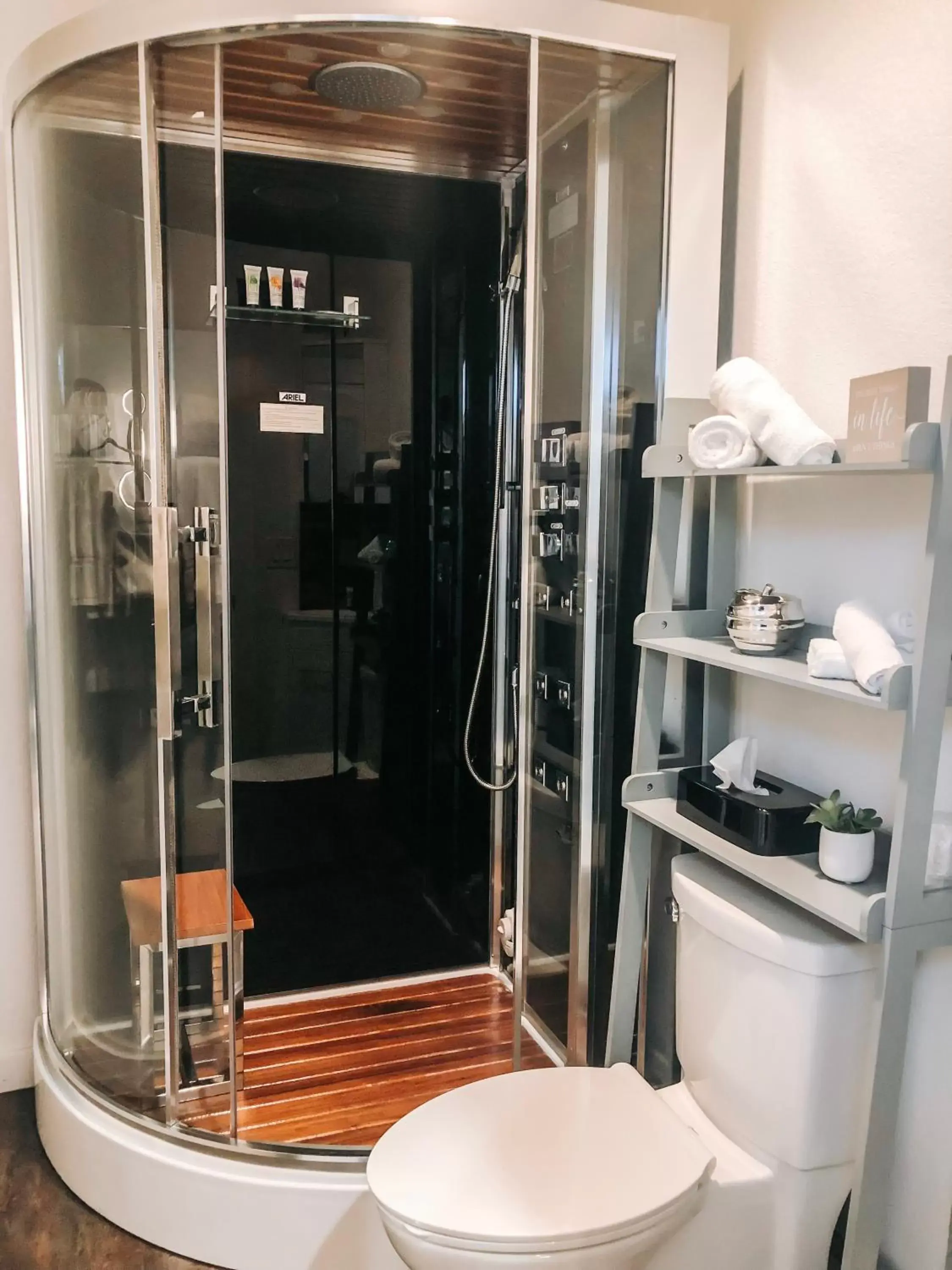 Shower, Bathroom in EO Bungalows, Black Hills