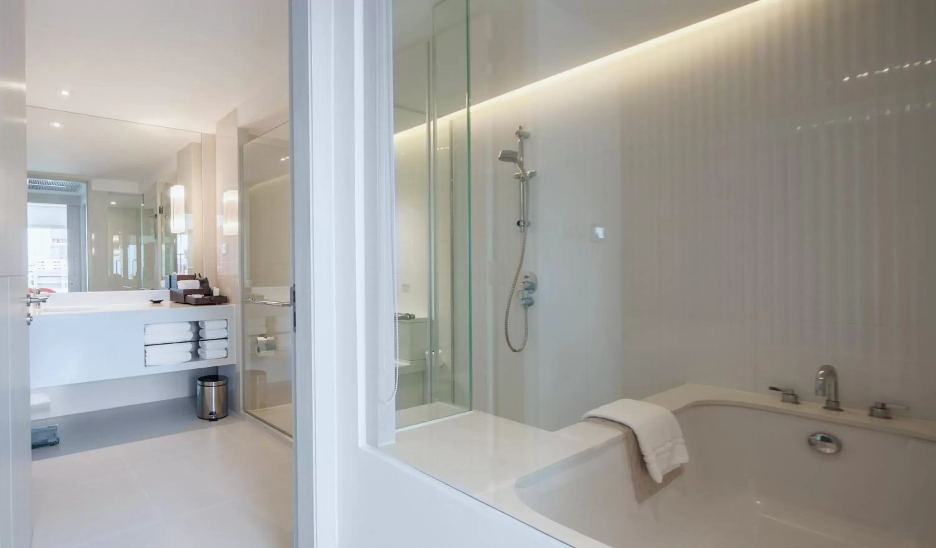 Premium Family Residence in Centara Watergate Pavilion Hotel Bangkok Premium Family Residence in Centara Watergate Pavilion Hotel Bangkok