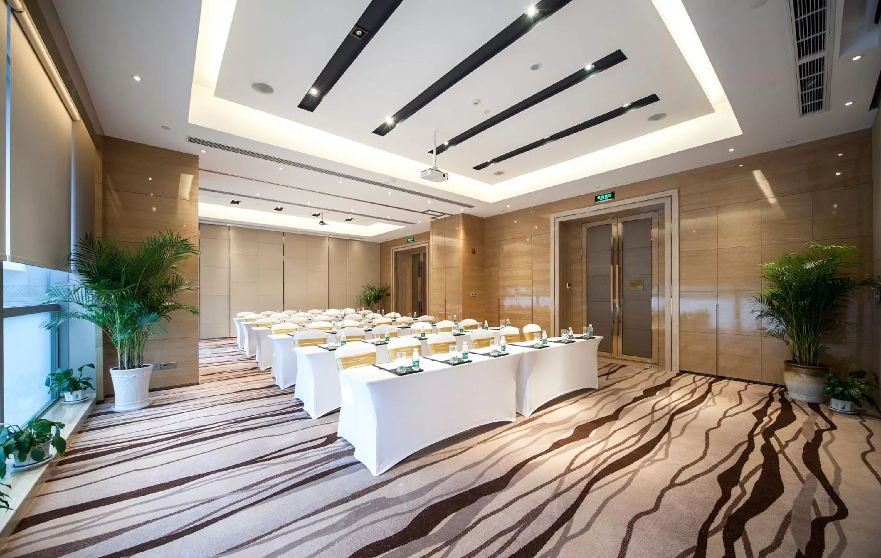 Meeting/conference room in Holiday Inn Chengdu Oriental Plaza