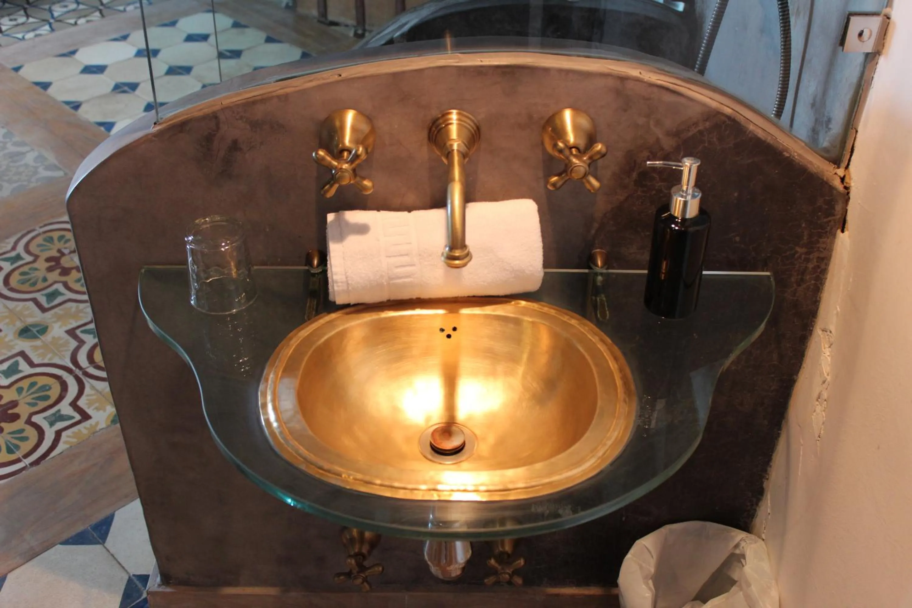 Bathroom in Hotel la Boheme