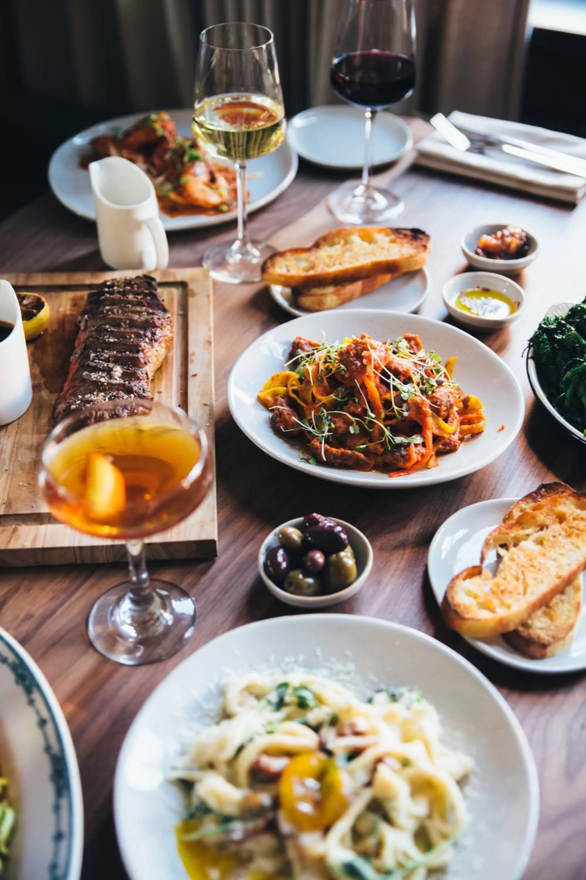 Food and drinks in Crossroads Hotel