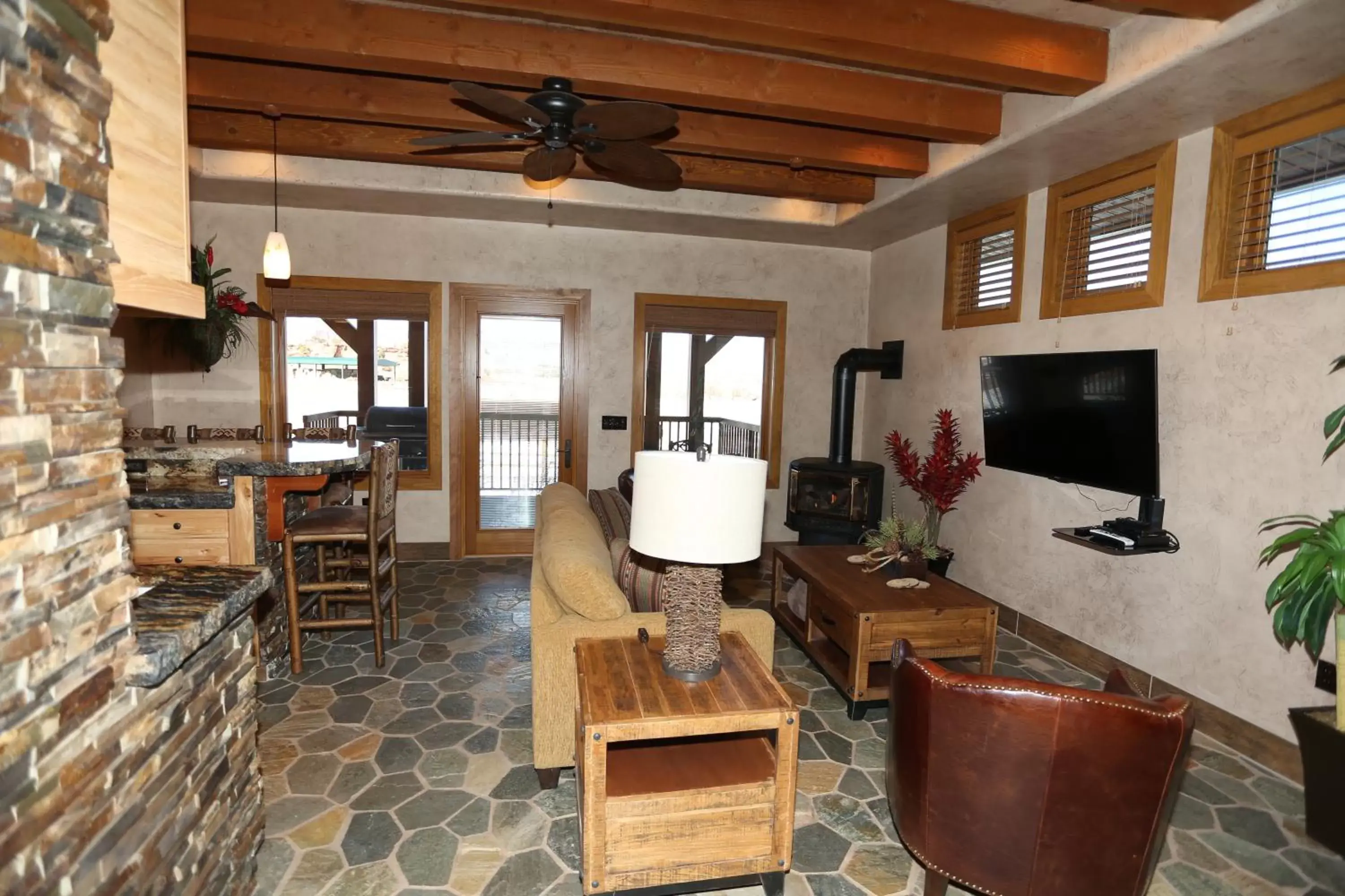 Living room, Seating Area in Cougar Ridge