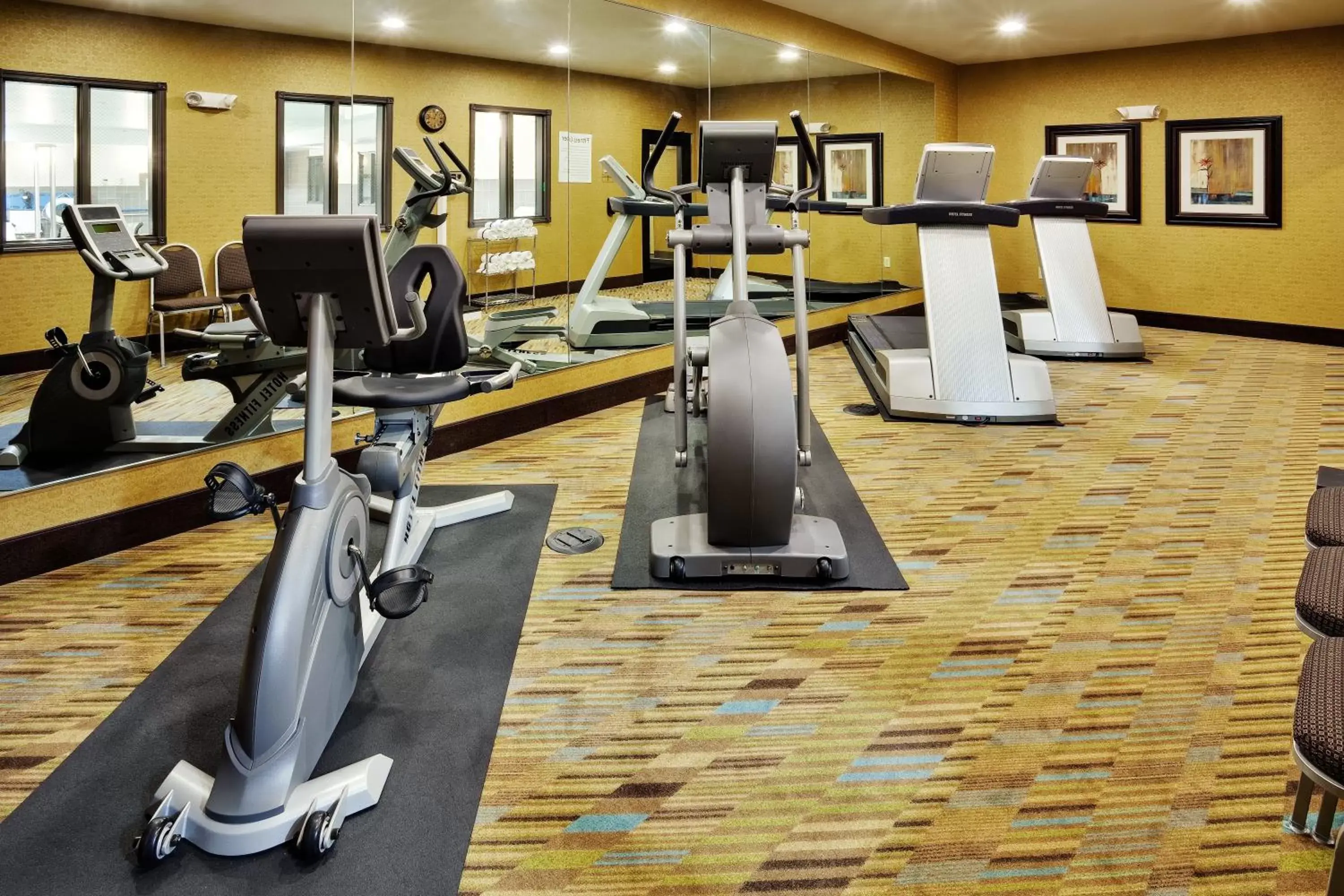 Spa and wellness centre/facilities, Fitness Center/Facilities in Holiday Inn Express and Suites Limerick-Pottstown, an IHG Hotel