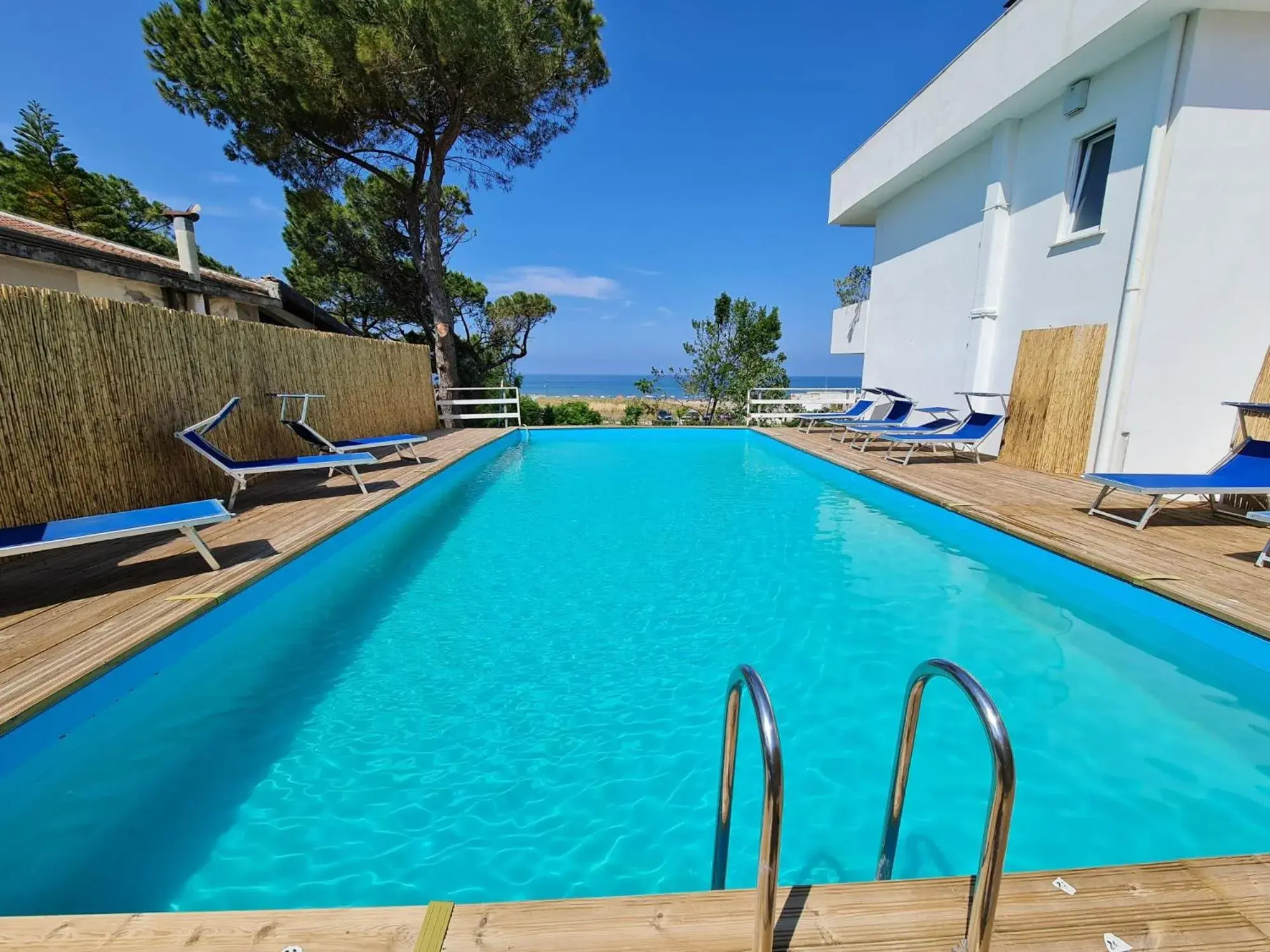 Swimming Pool in Hotel Artemide Mare