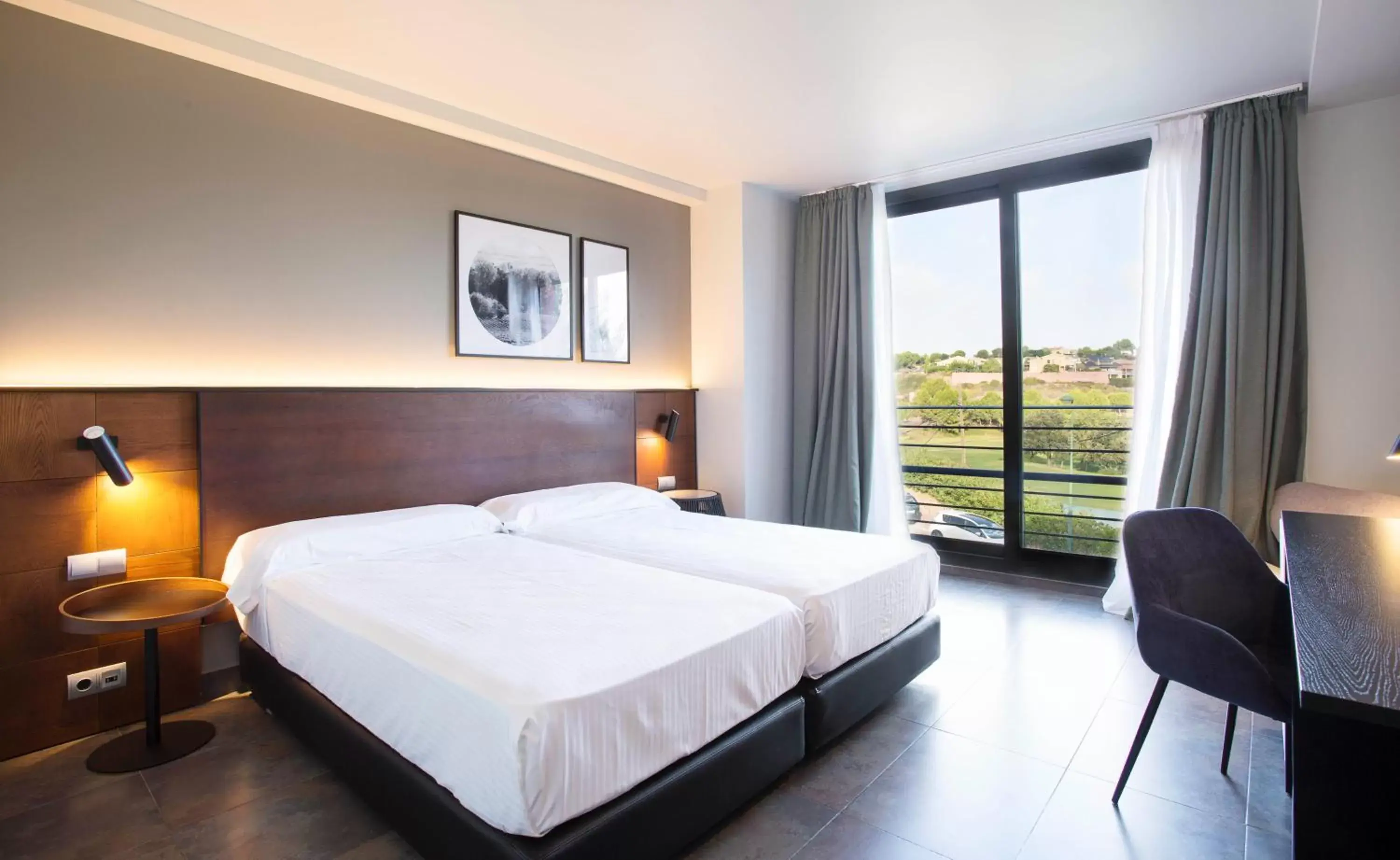 Bed in Hotel Barcelona Golf Resort 4 Sup