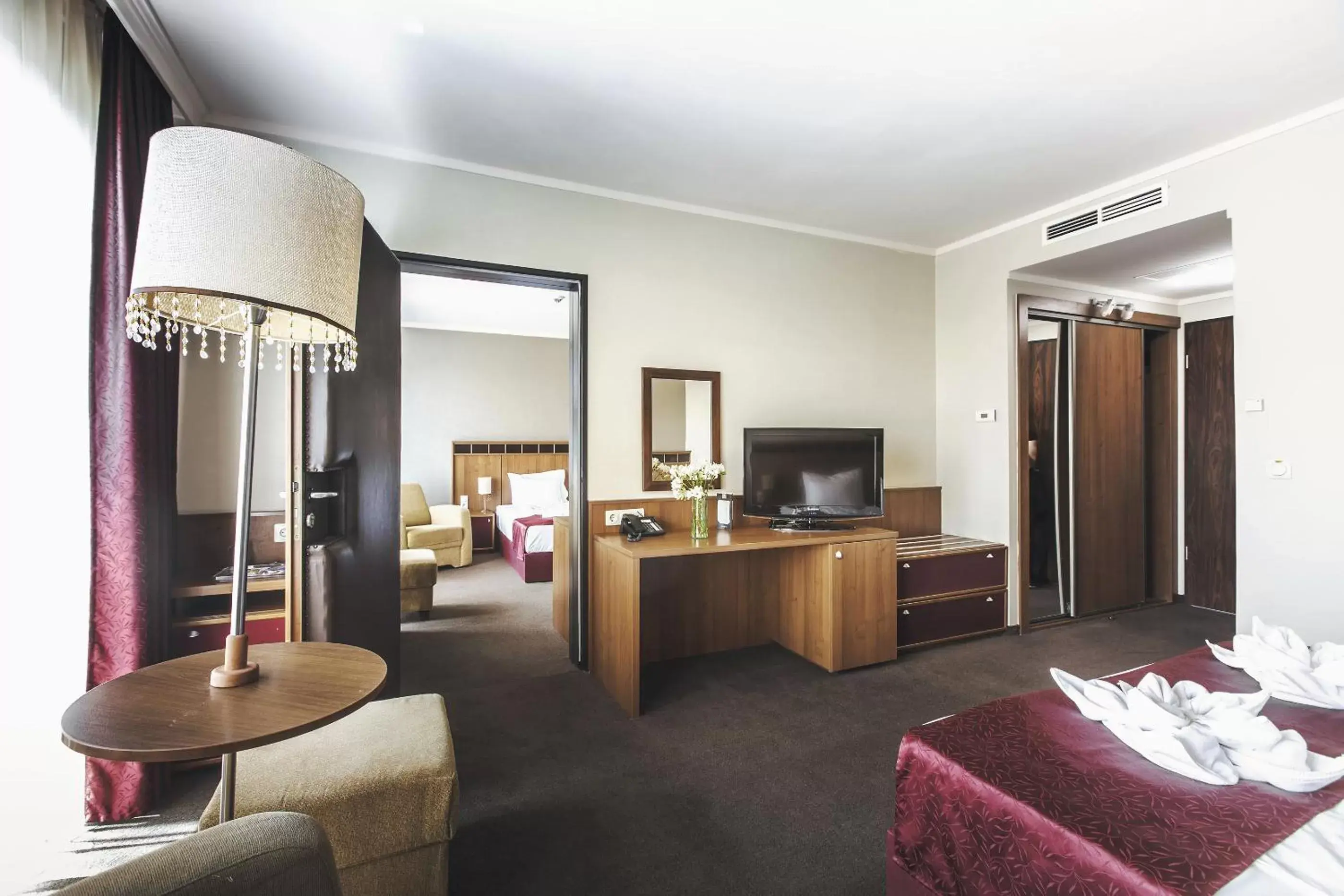 Bedroom, TV/Entertainment Center in Caramell Premium Resort Superior