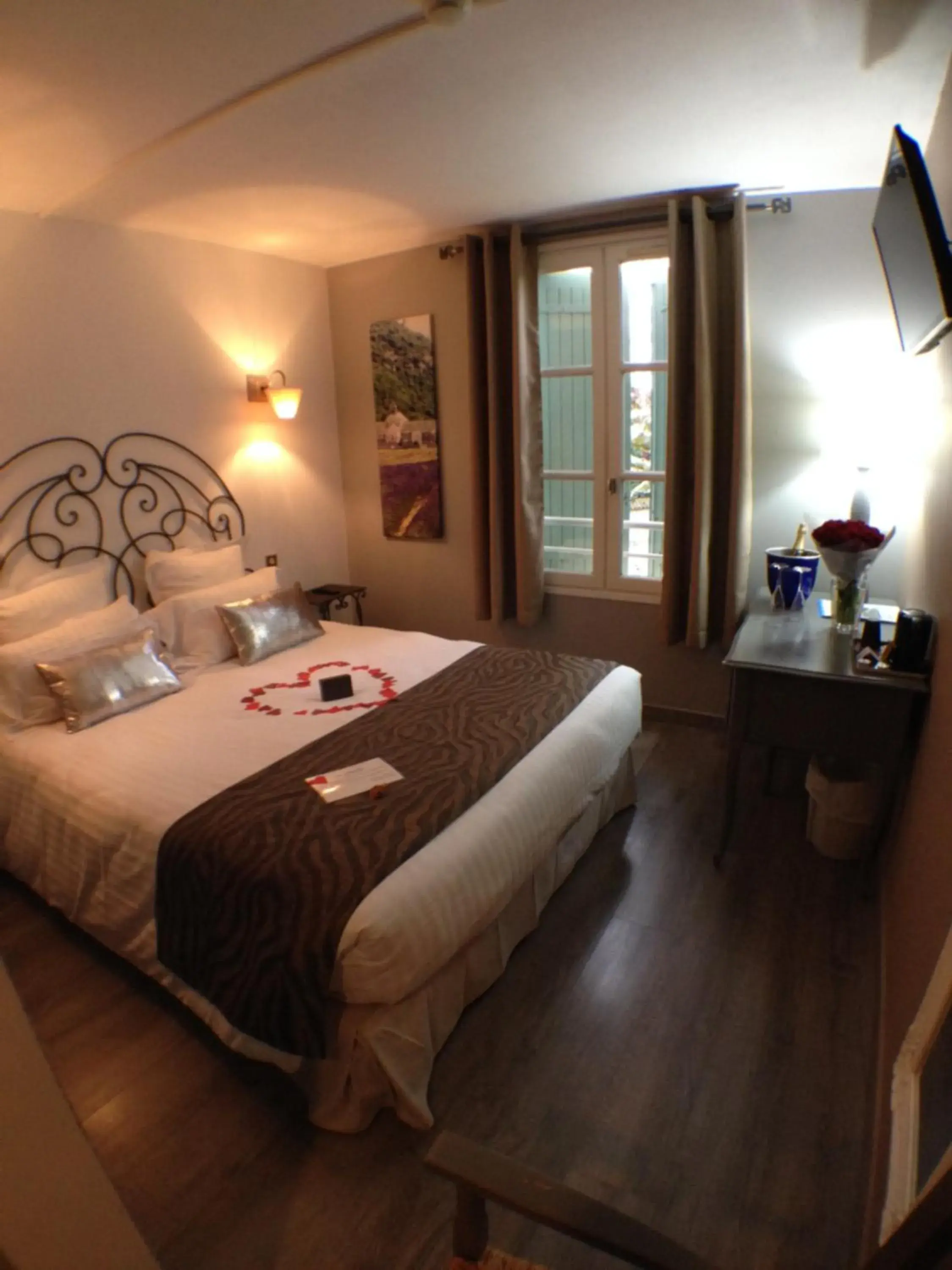Photo of the whole room, Bed in Hotel Restaurant la Ferme