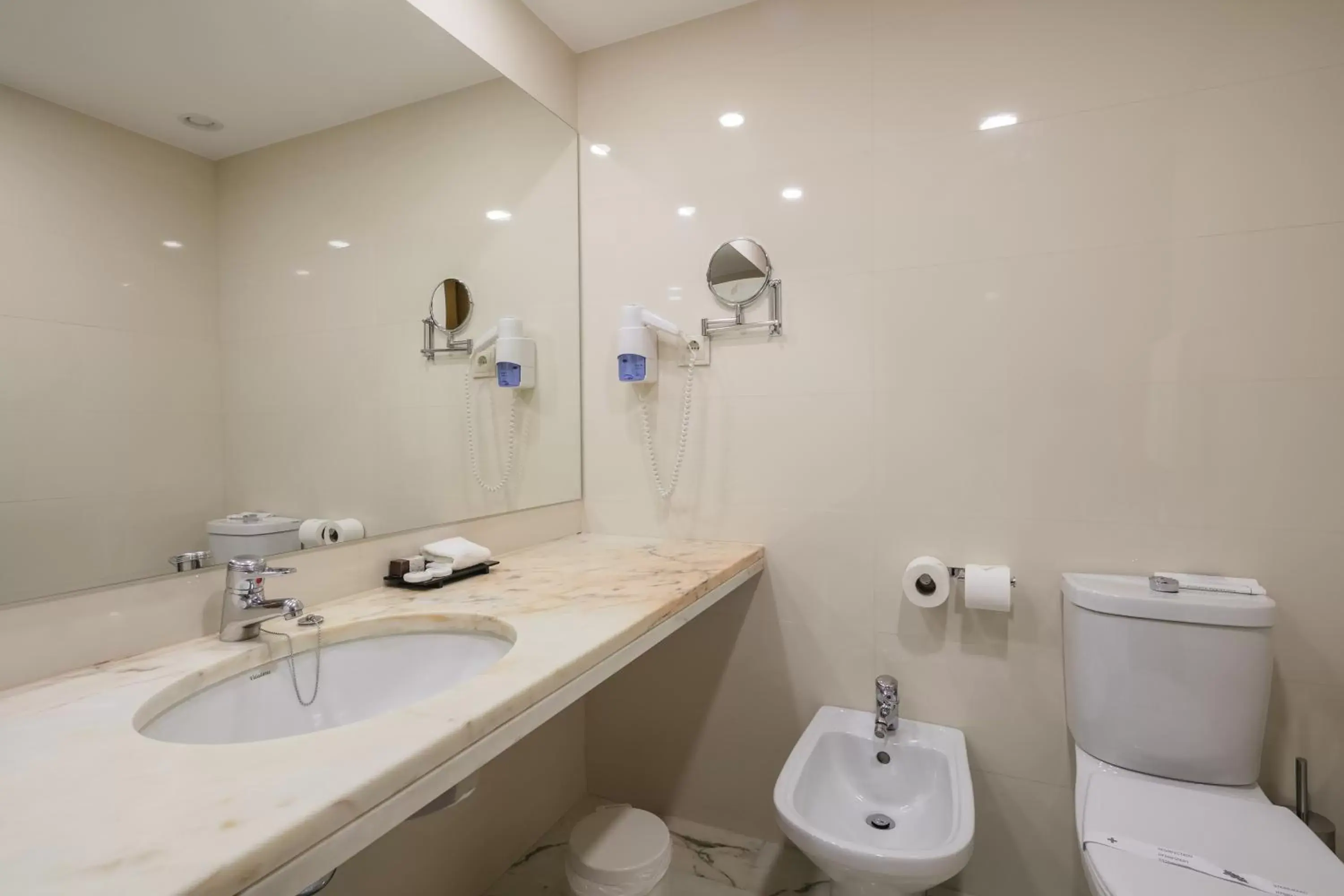 Toilet, Bathroom in Forte de São Francisco Hotel Chaves