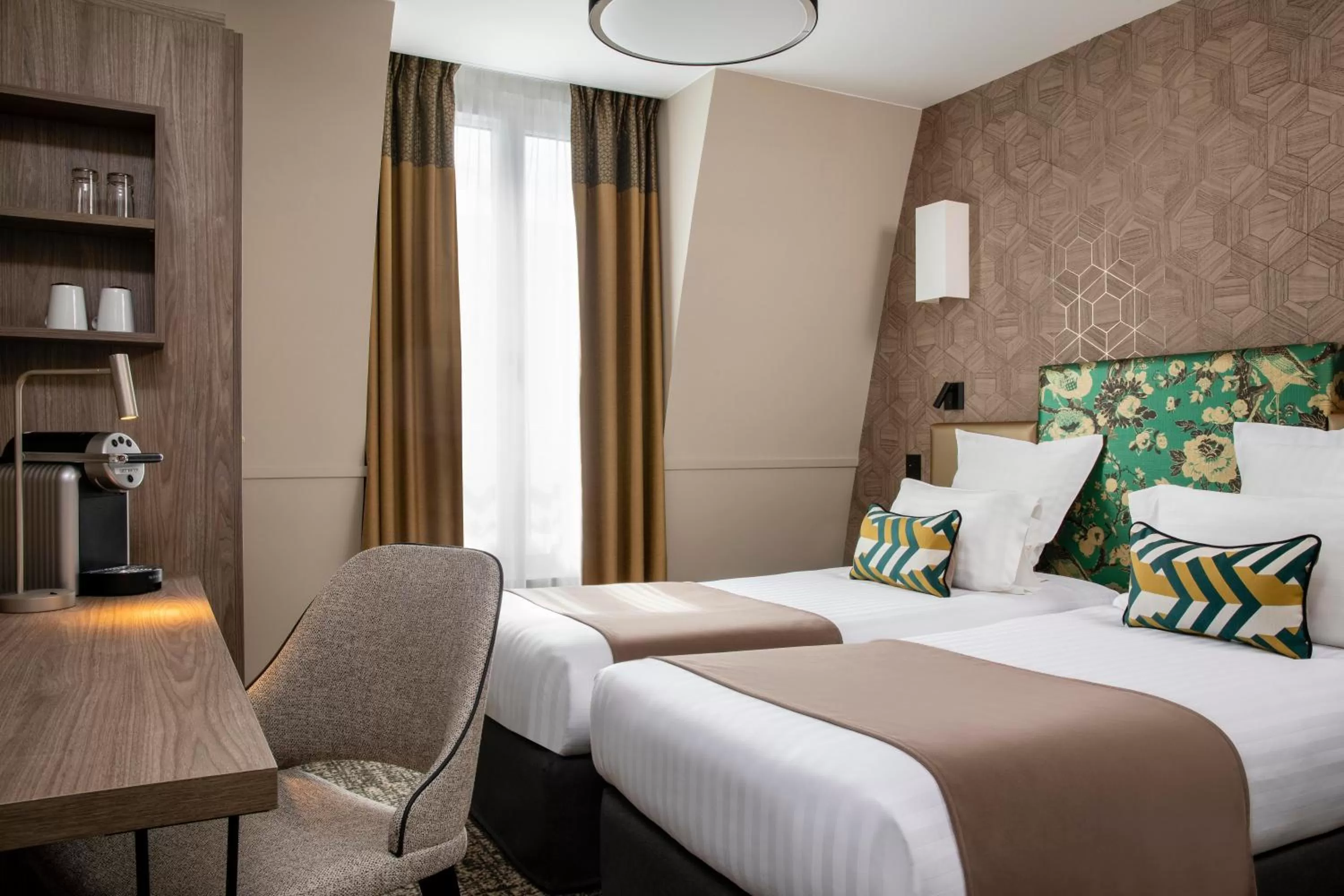 Decorative detail, Bed in Daunou Opéra