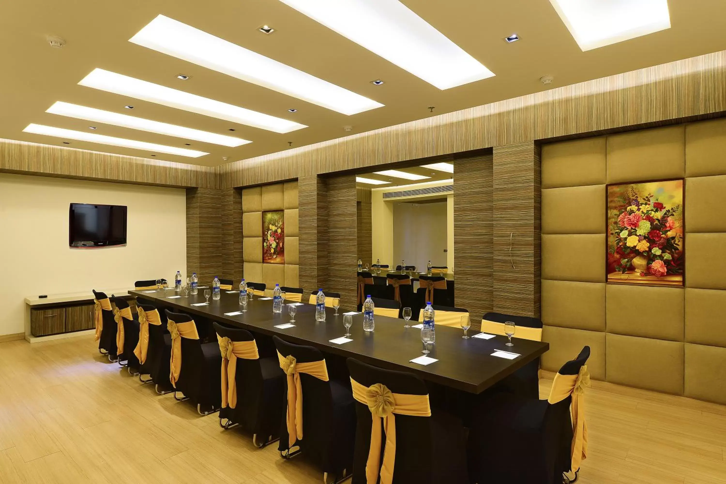 Meeting/conference room in The Prime Balaji Deluxe @ New Delhi Railway Station