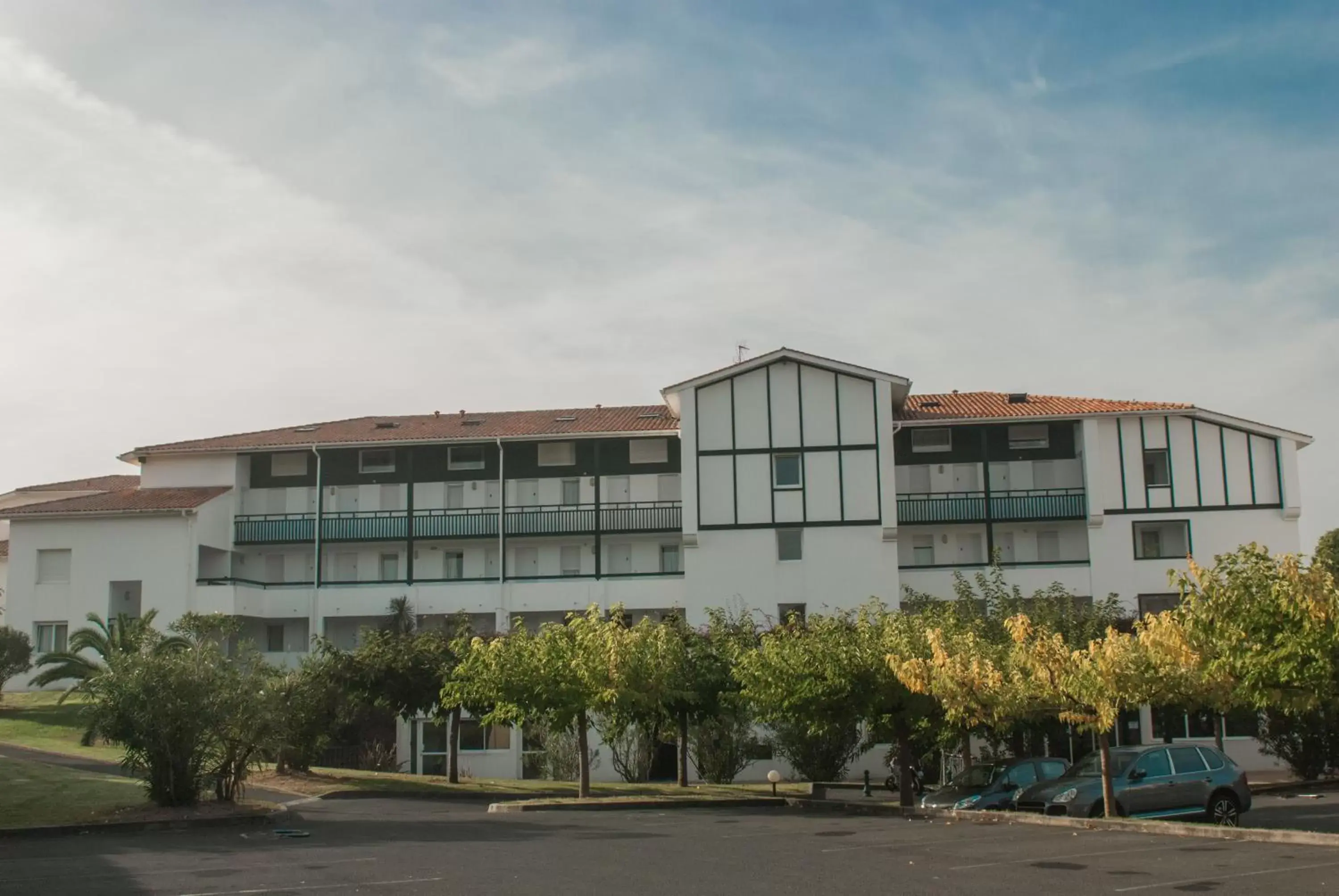 Facade/entrance, Property Building in Résidence Mer & Golf Ilbarritz