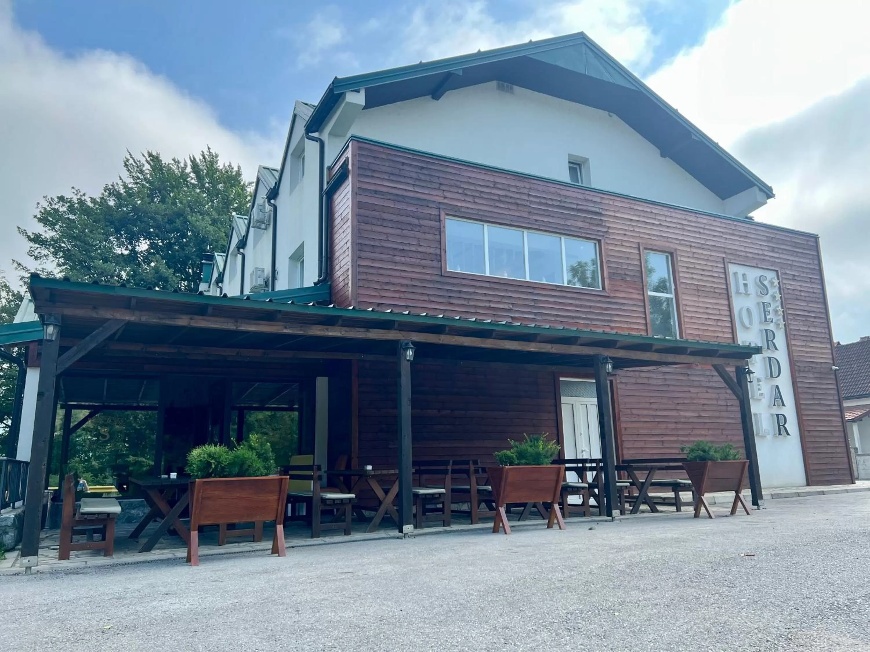 Property building in Hotel Serdar