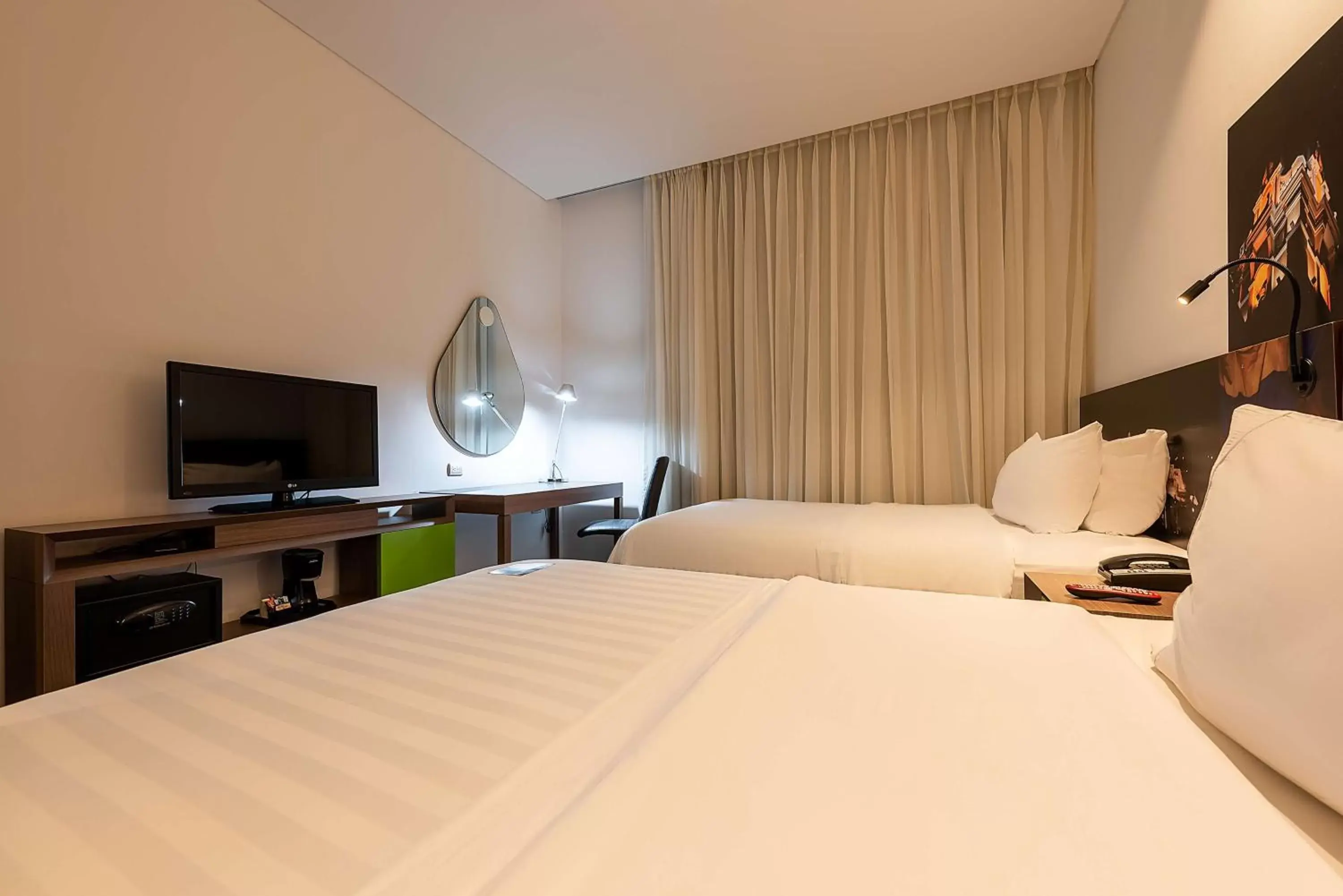 Bedroom, Bed in Hampton by Hilton Cartagena