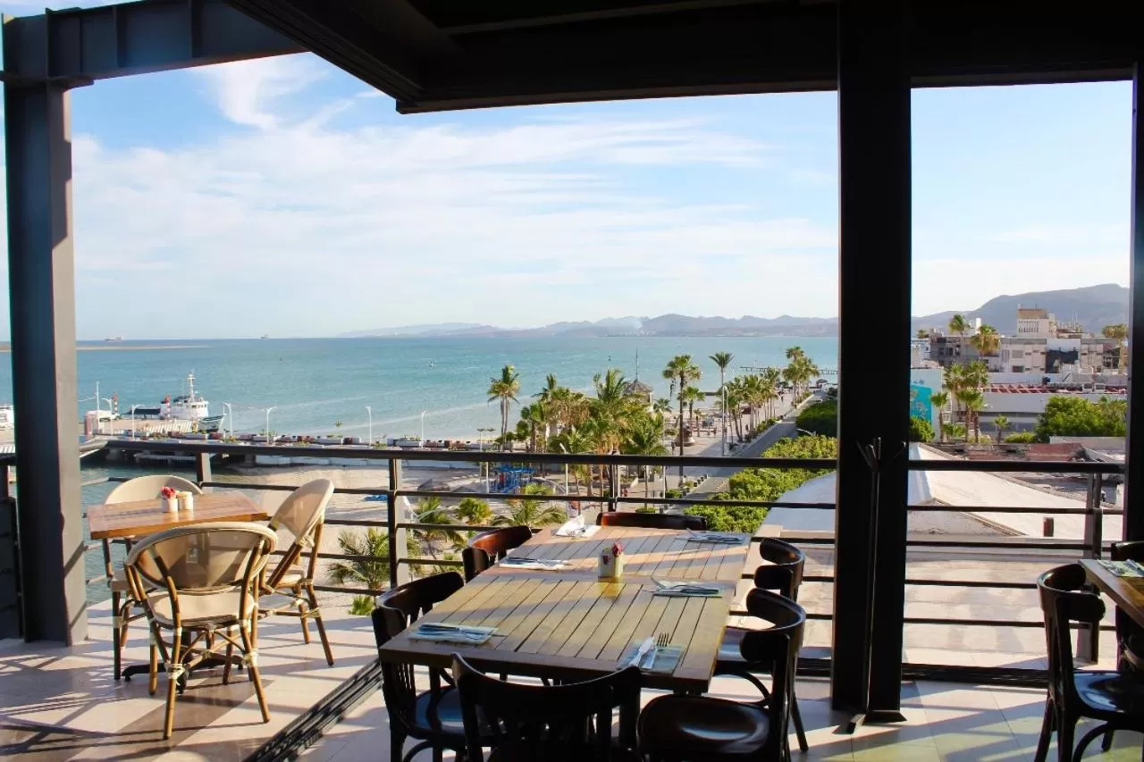 Restaurant/places to eat in Seven Crown La Paz Malecon