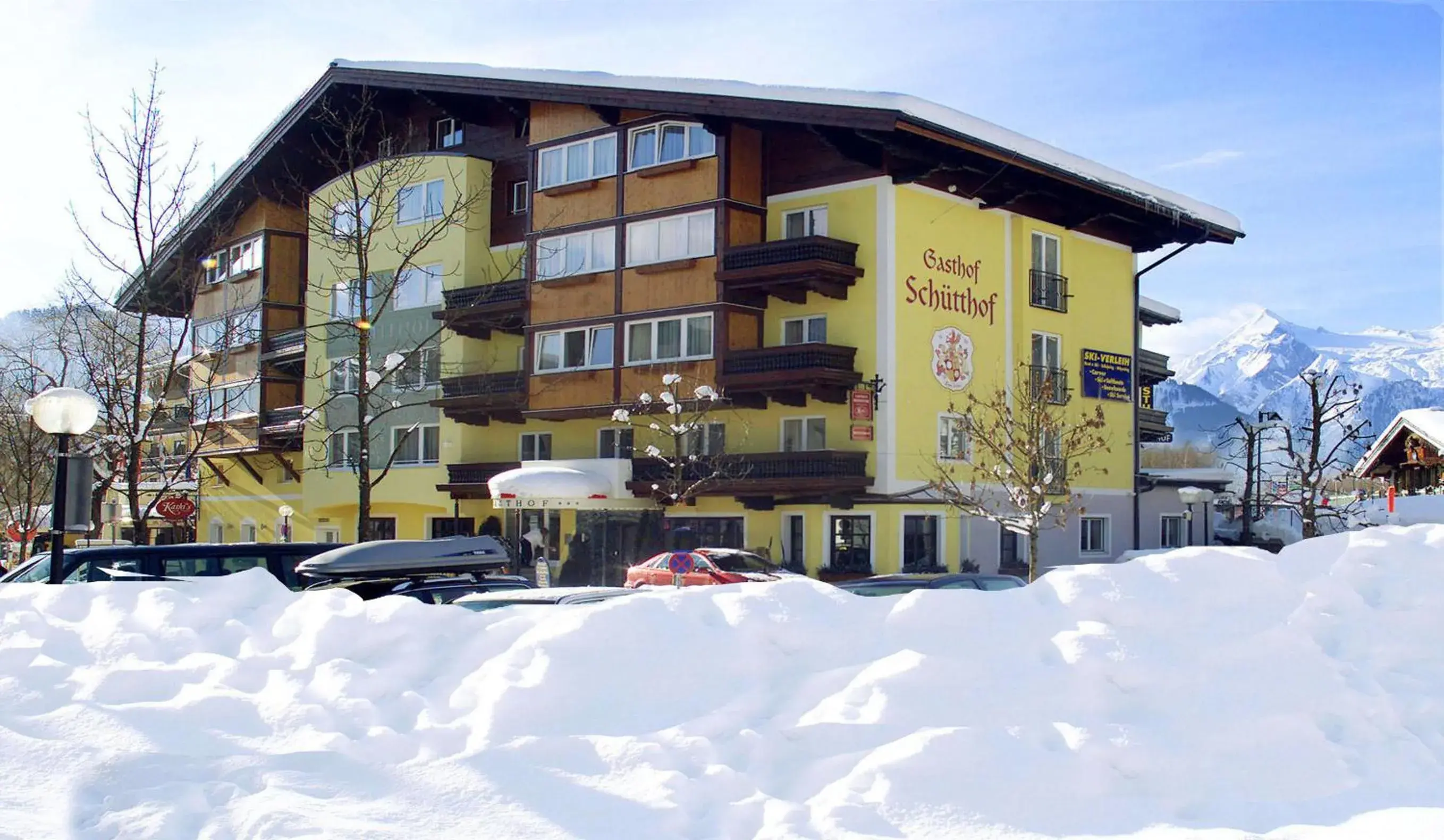 Facade/entrance, Winter in Der Schütthof