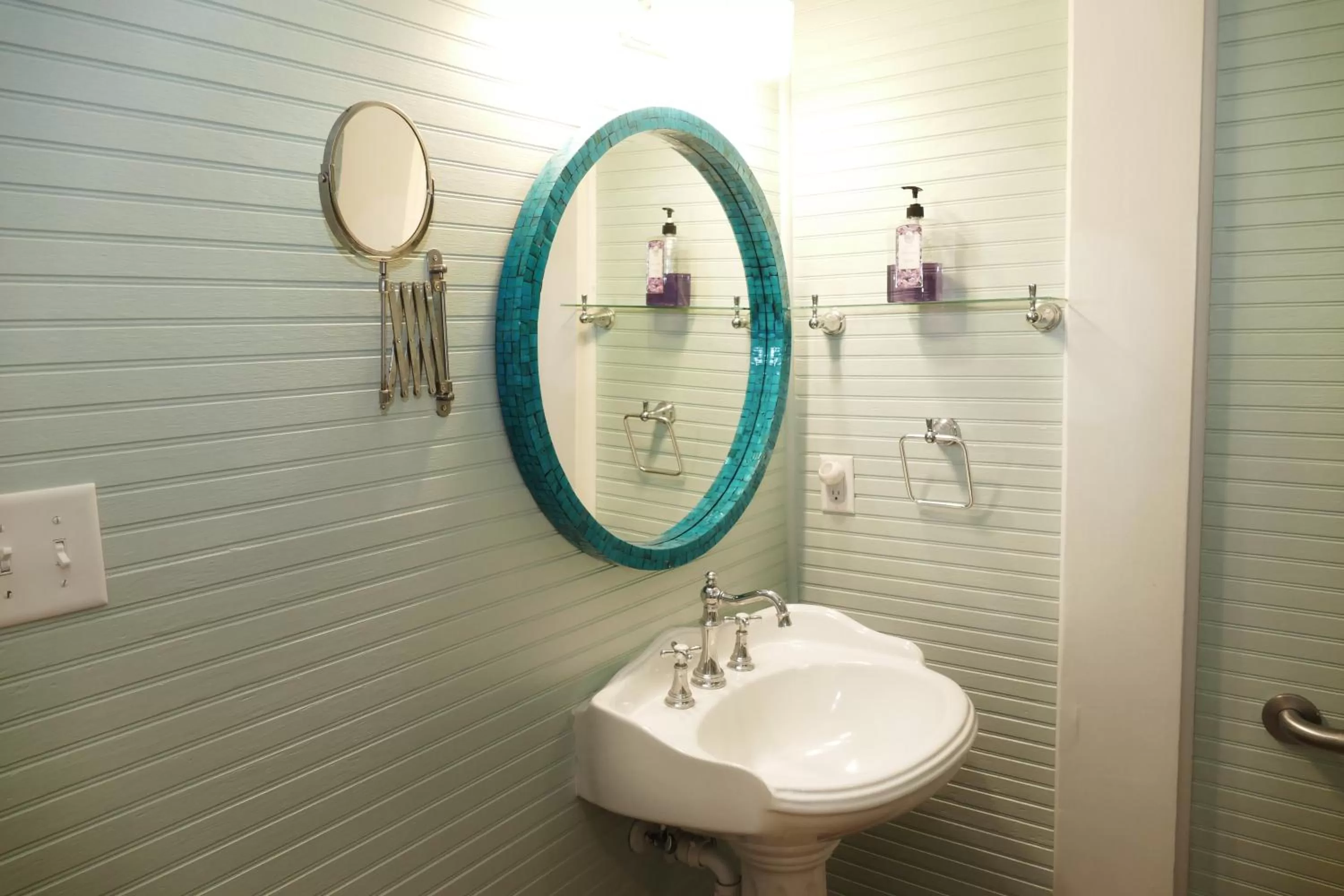 Bathroom in Beachview Inn and Spa