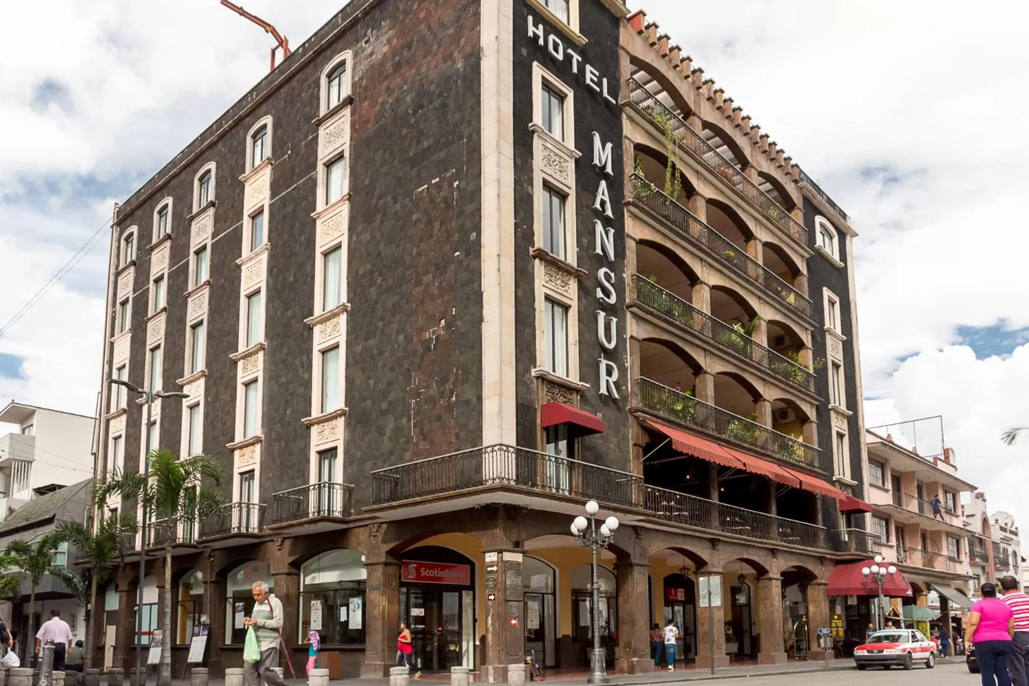 Property building in Hotel Mansur Business & Leisure