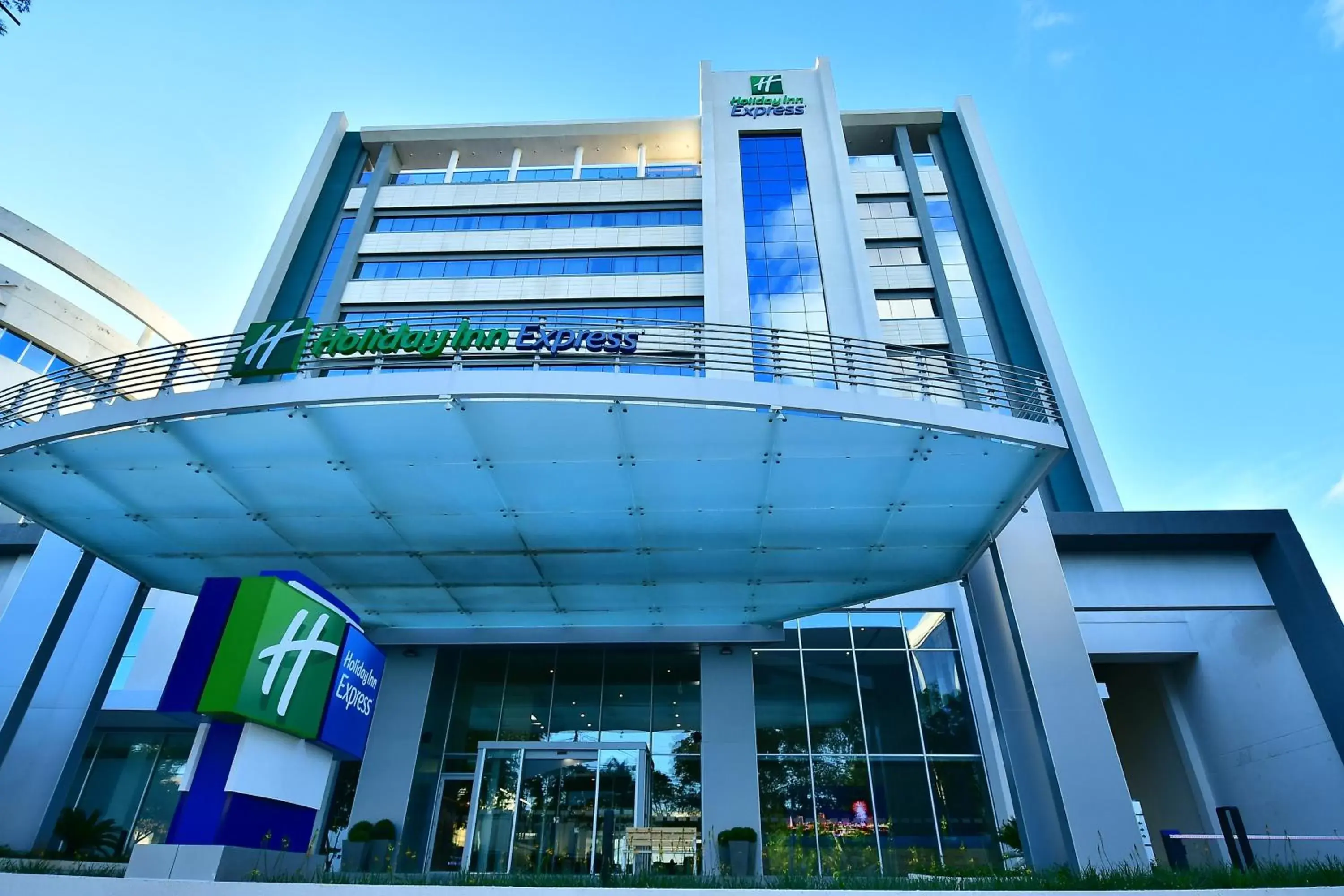 Property Building in Holiday Inn Express Asuncion Aviadores , an IHG Hotel