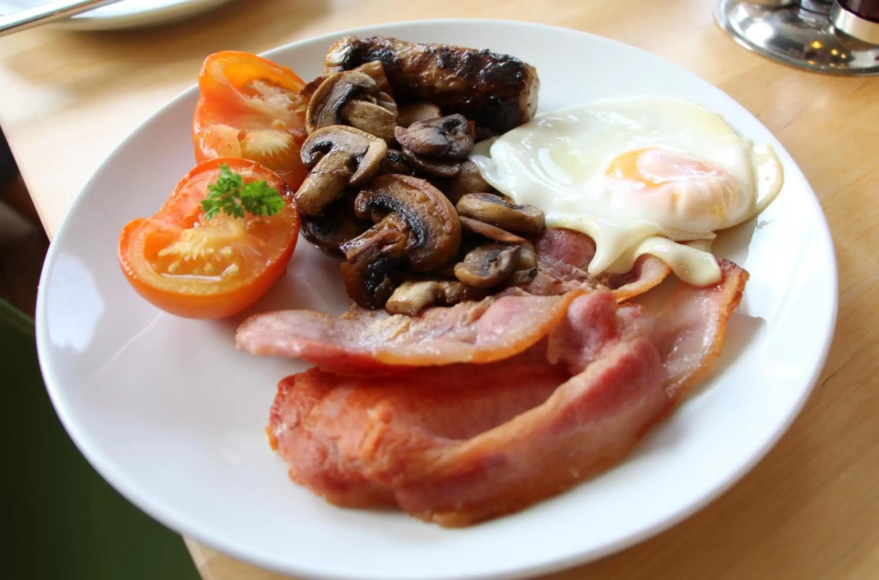 English/Irish breakfast, Food in Ravilious