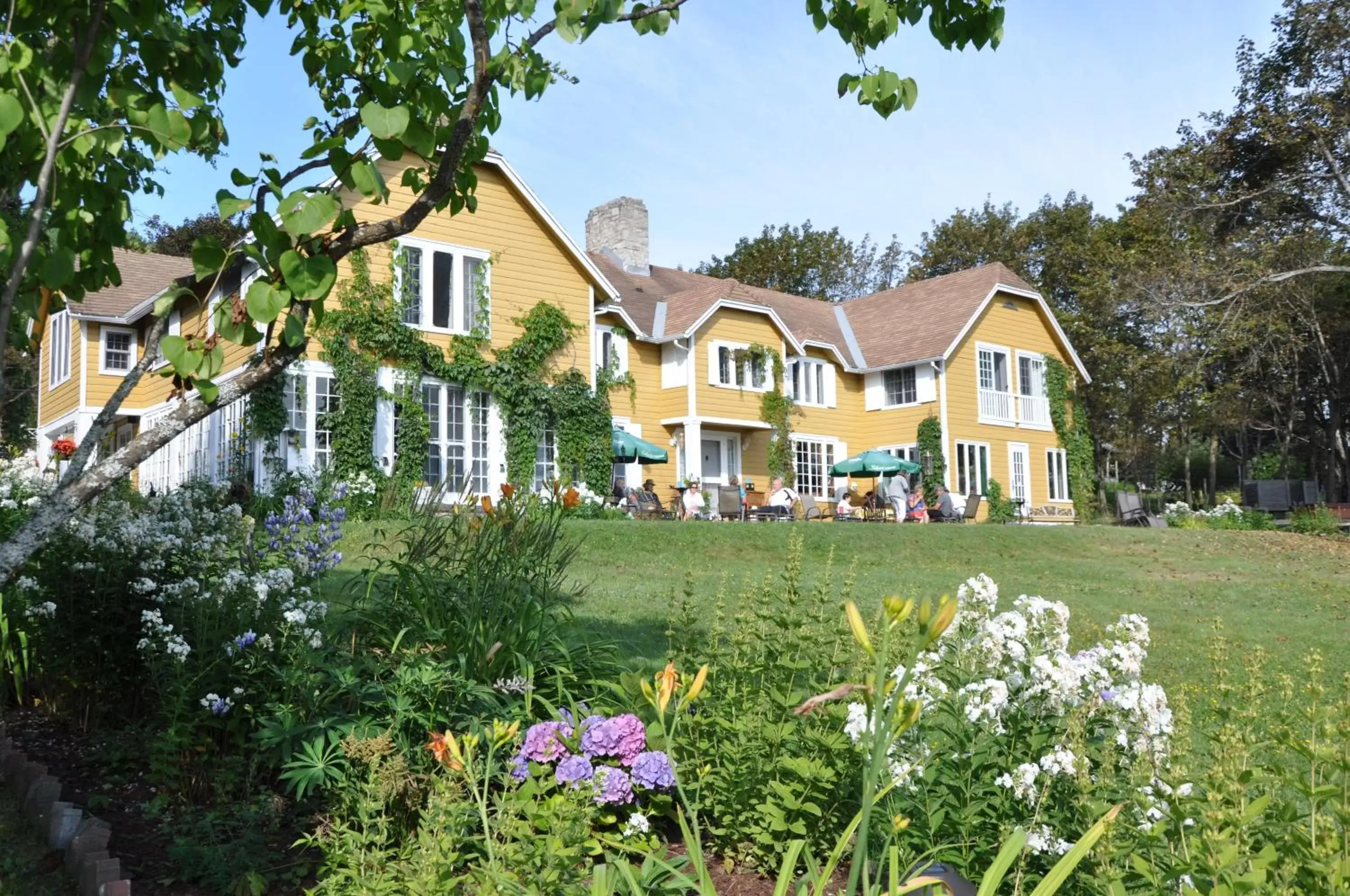 Property Building in Auberge sur la Côte