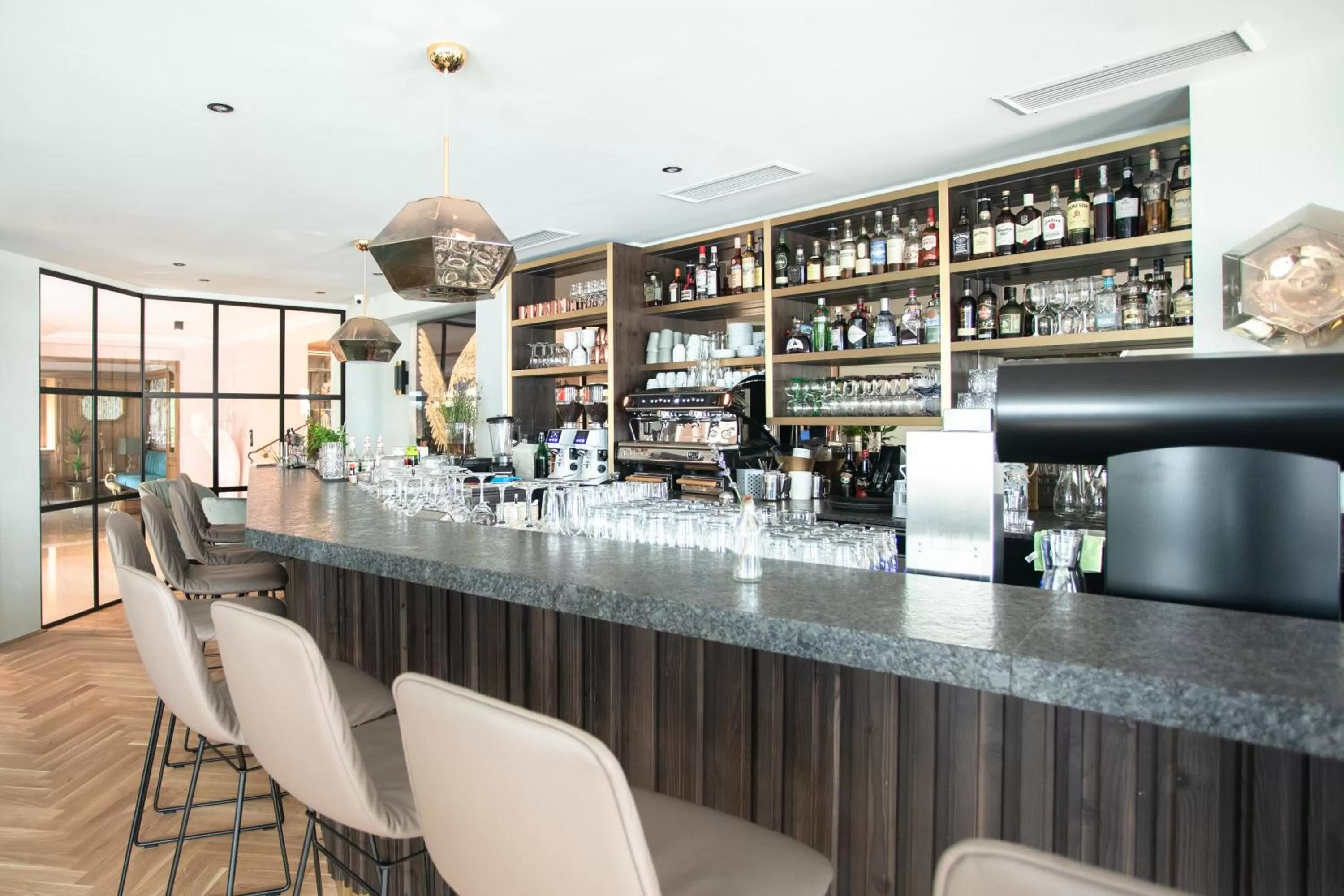 Lounge or bar in Alpine Hideaway ZILLERTALERHOF - 4 Sterne Superior