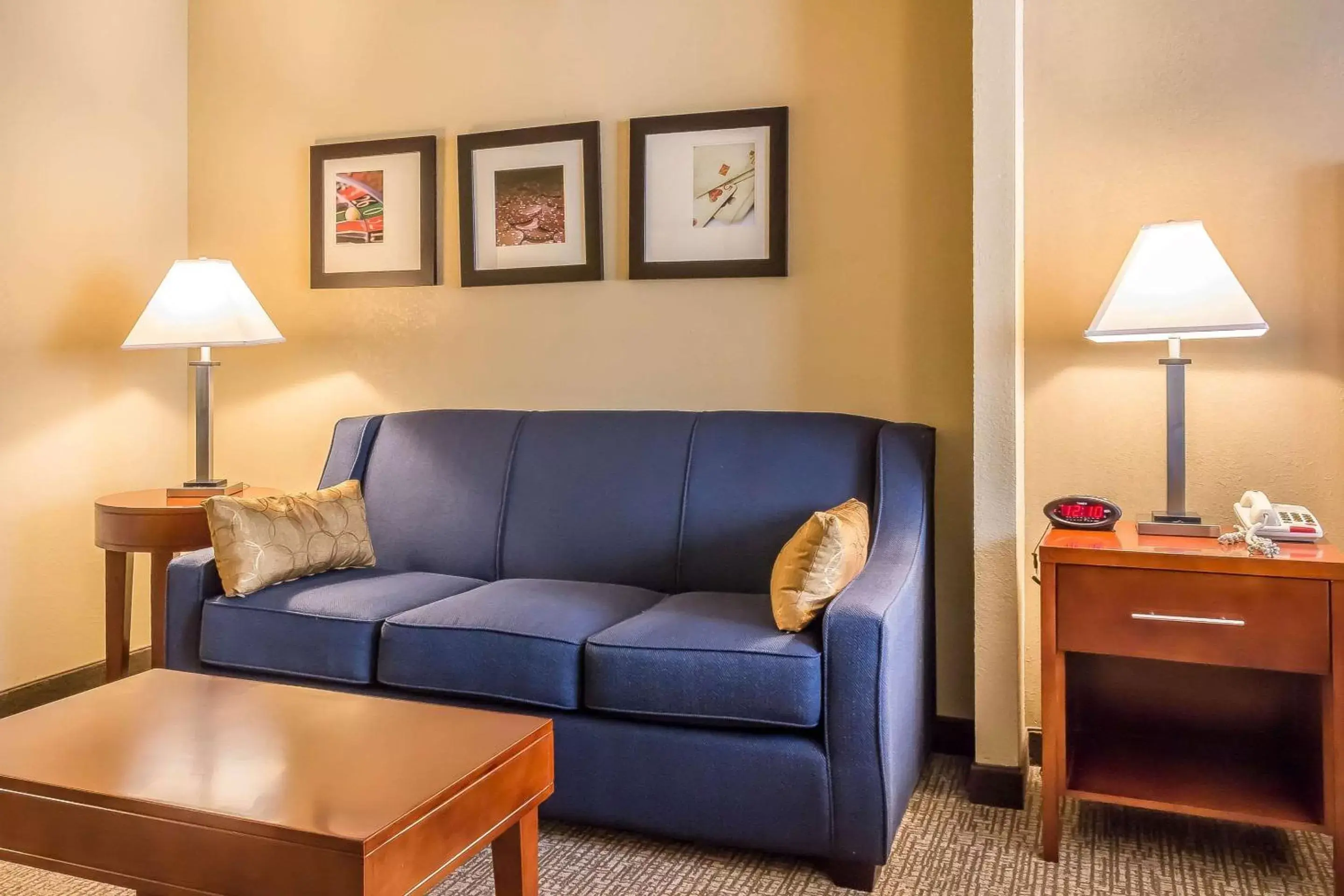 Bedroom, Seating Area in Comfort Suites Near Casinos Norwich-Uncasville