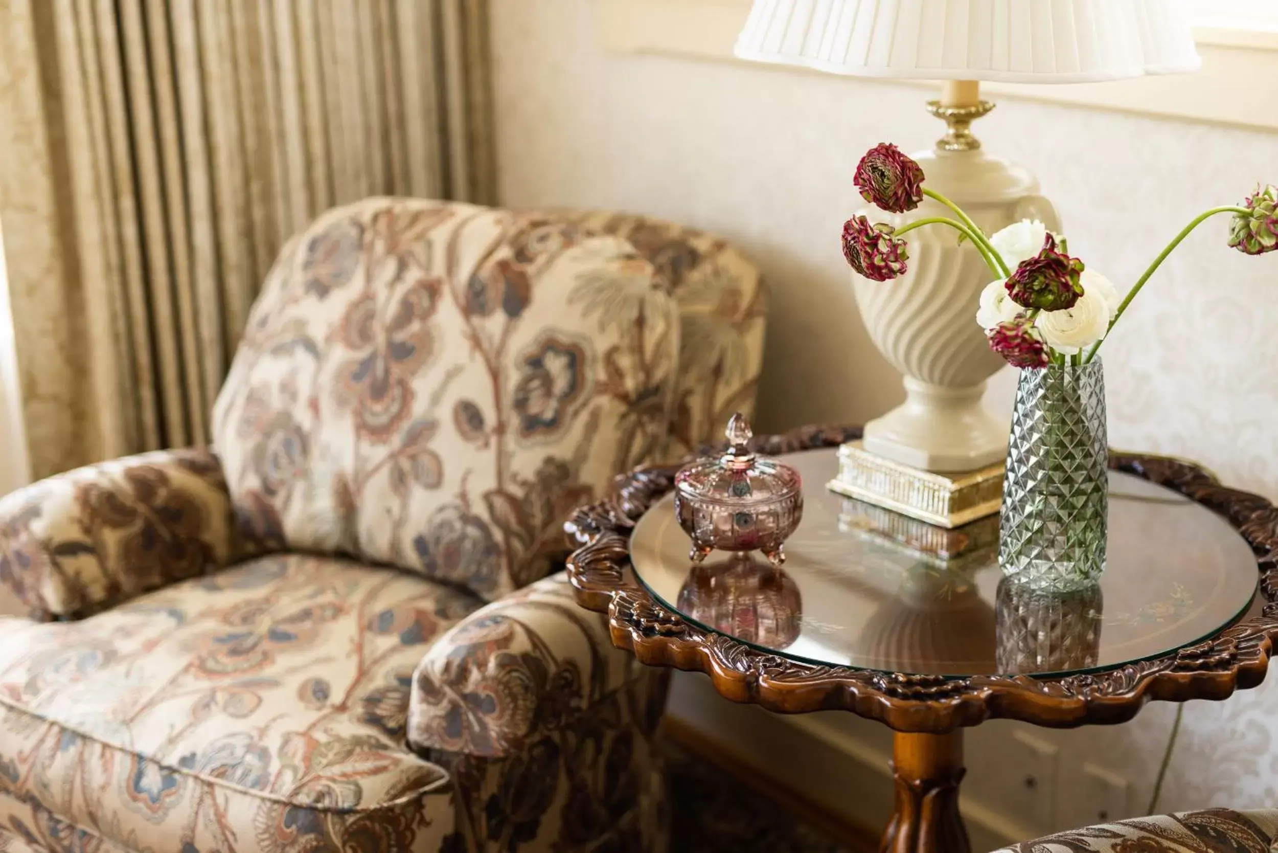 Seating Area in Seven Gables Inn on Monterey Bay, A Kirkwood Collection Hotel