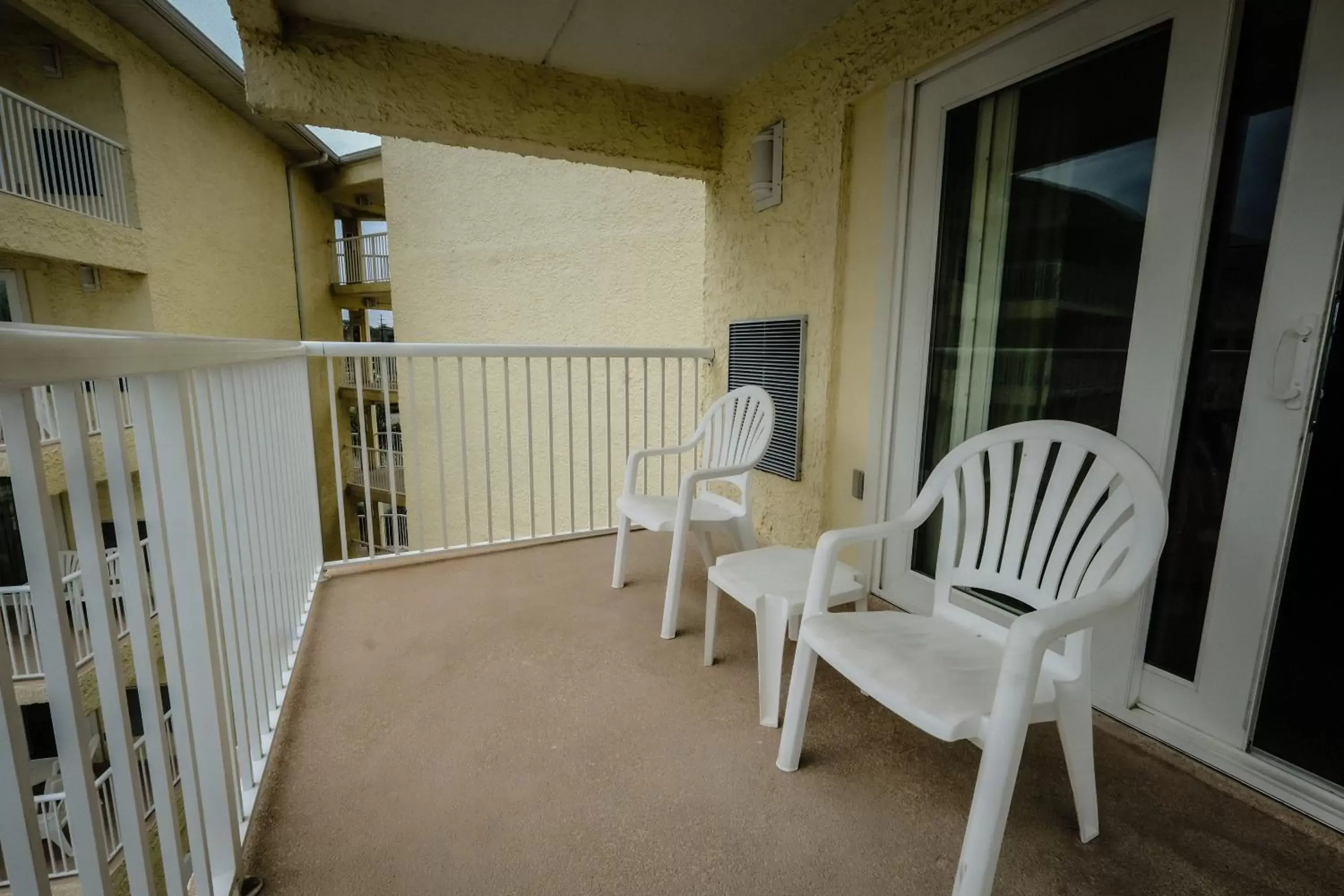Balcony/Terrace in Litchfield Beach & Golf Resort