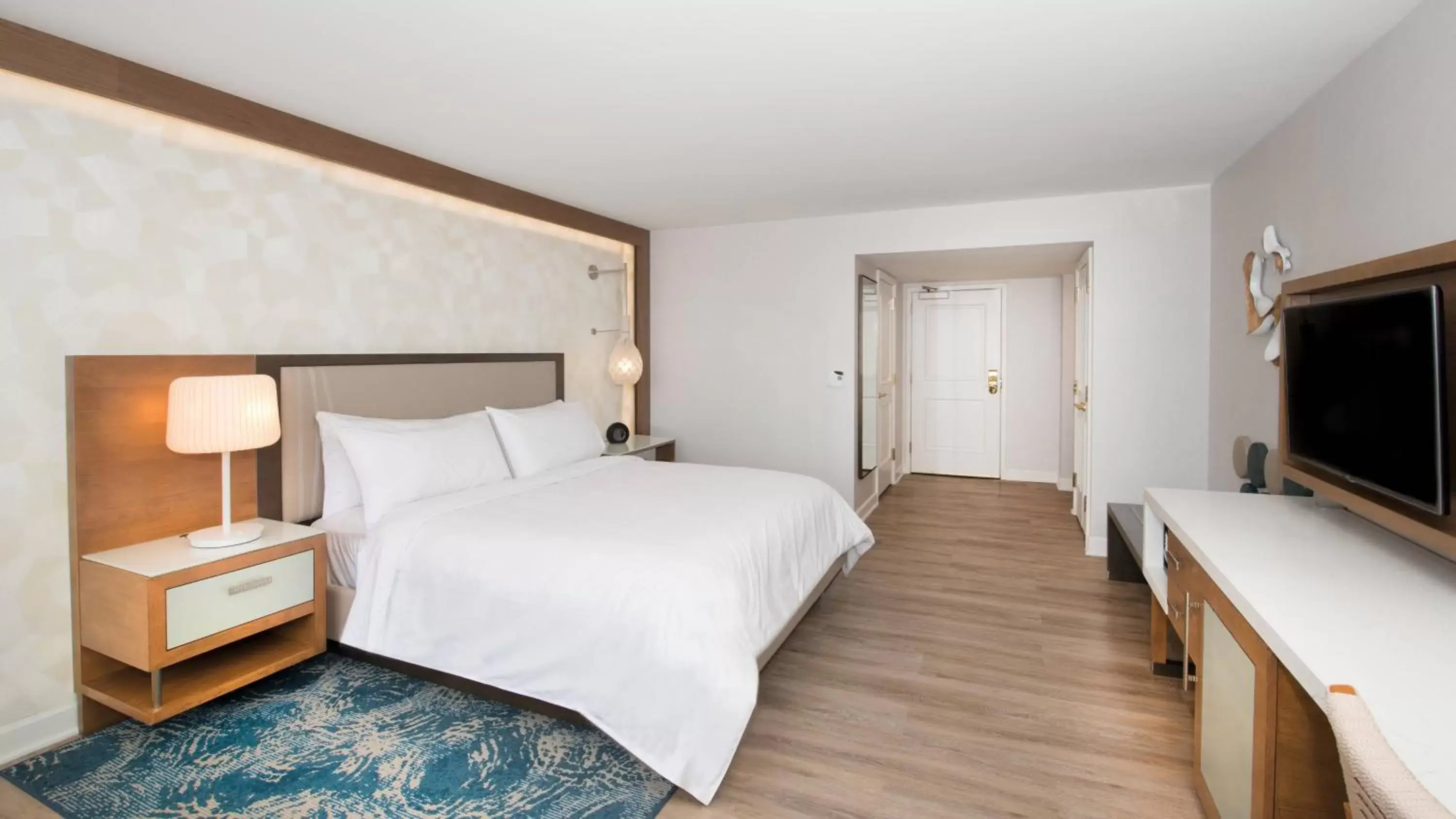 Bed in Renaissance Newport Beach Hotel