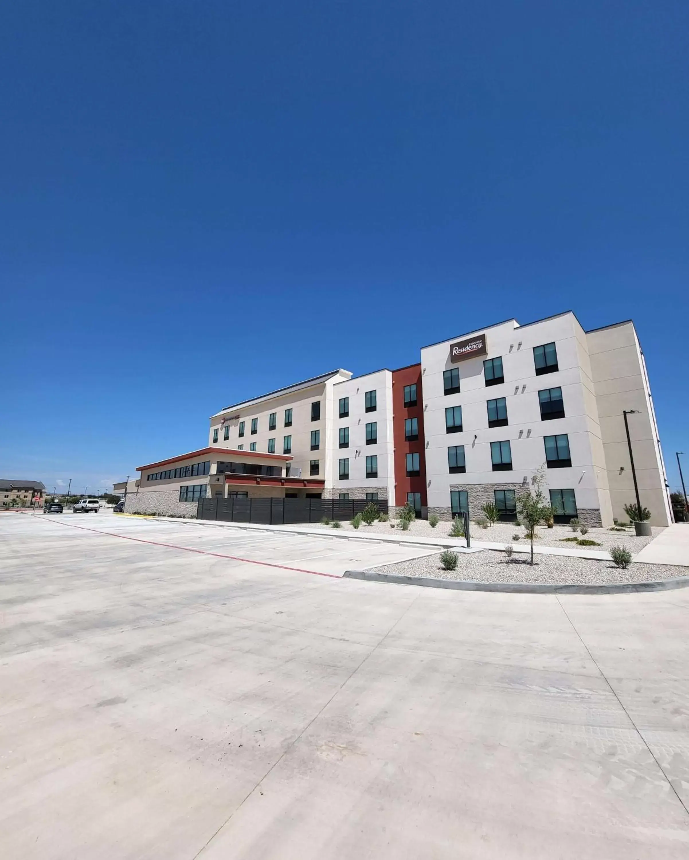 Property Building in Best Western Plus Executive Residency Carlsbad Hotel