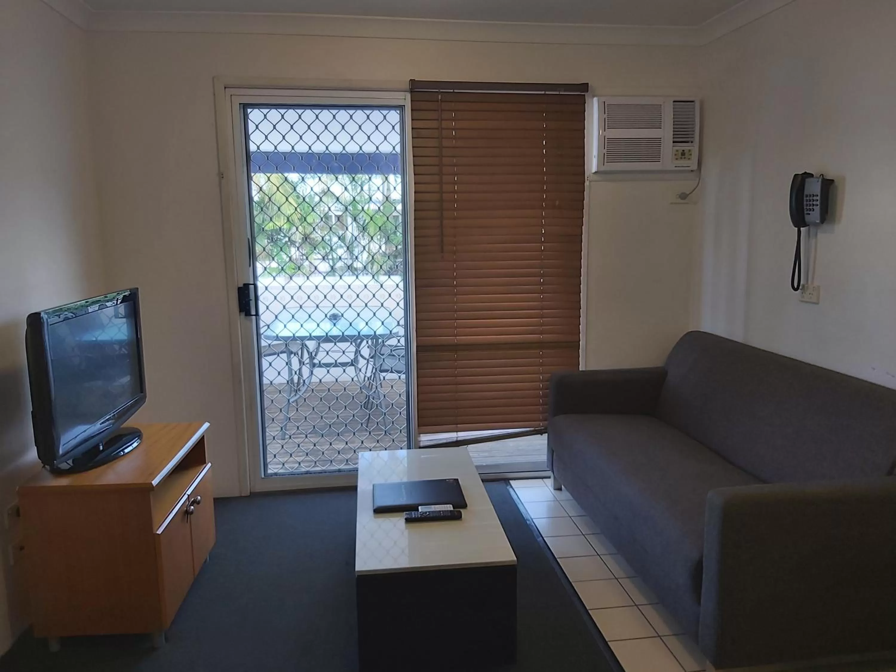 Cosmopolitan Motel & Serviced Apartments