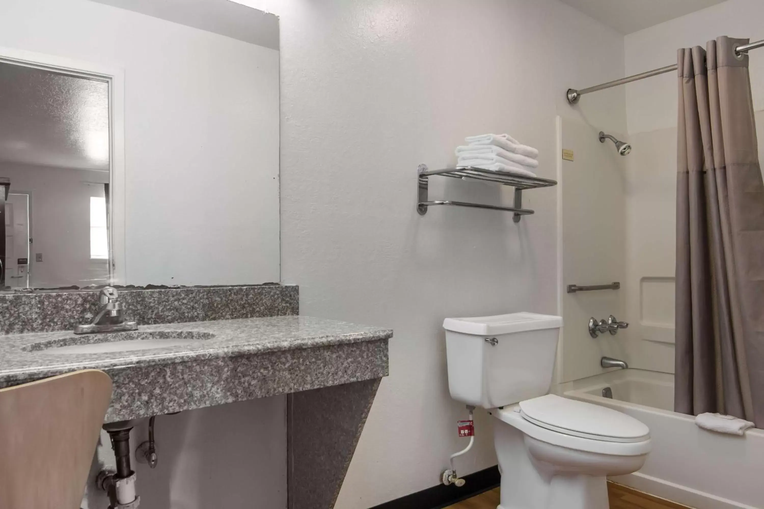 Shower, Bathroom in Motel 6-Atlanta, TX