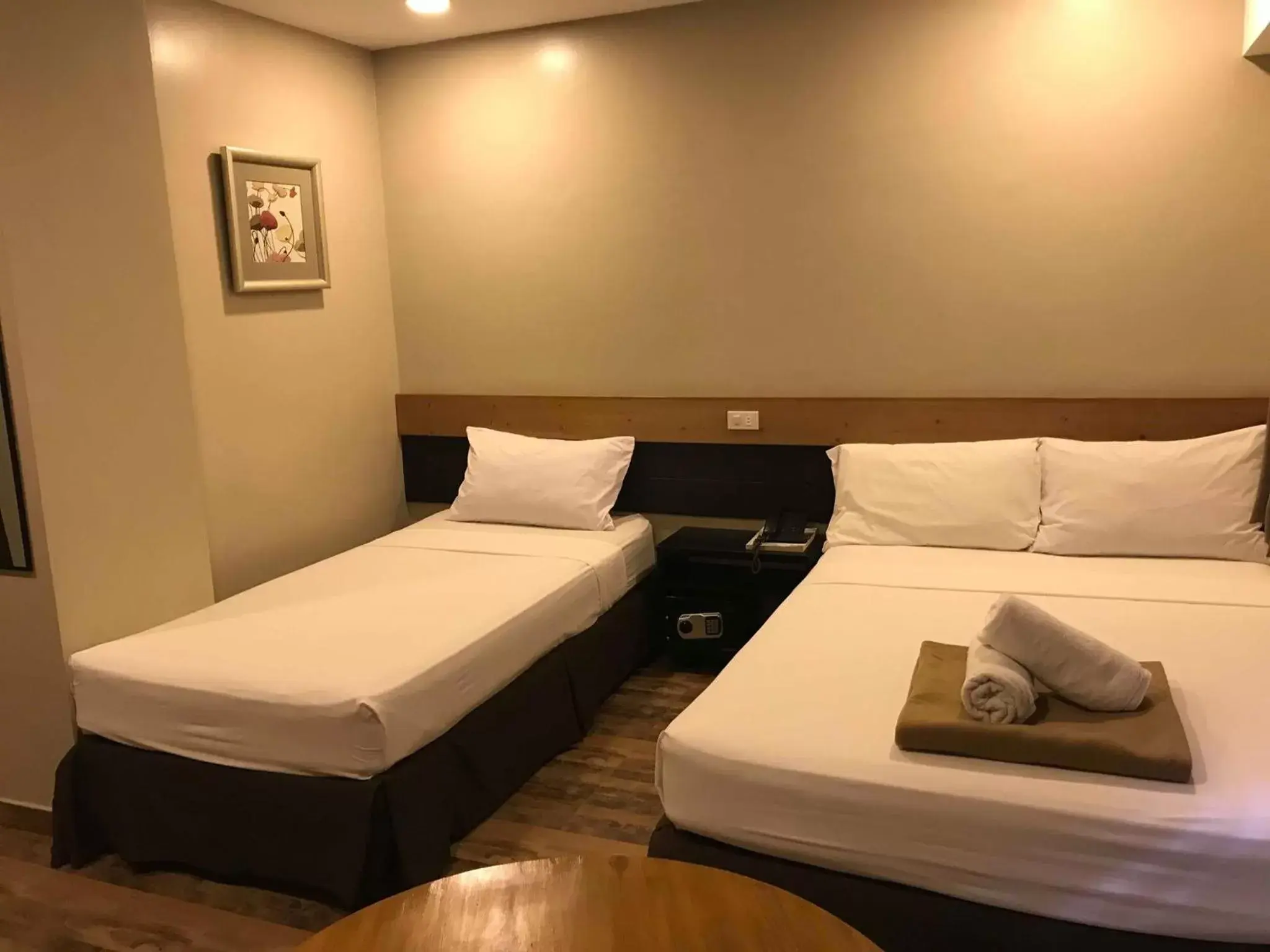 Bed in Cebu R Hotel Capitol