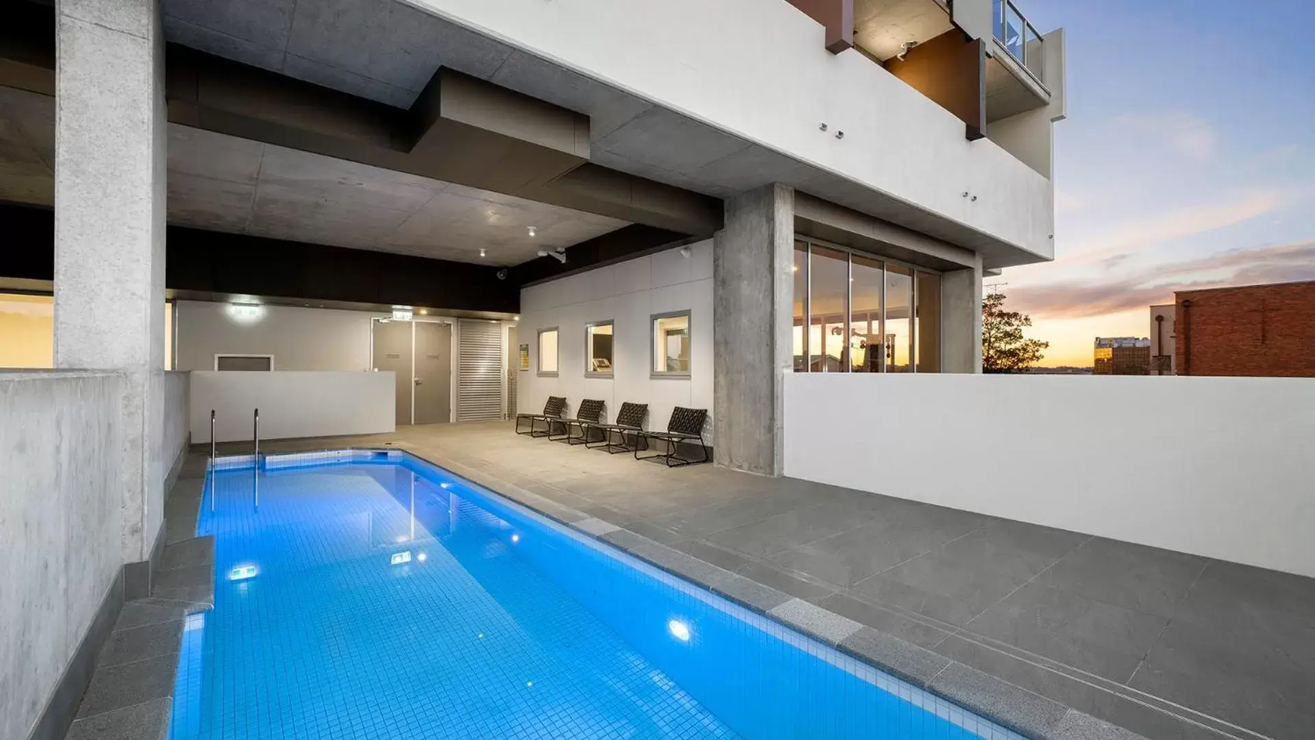 Swimming Pool in Oaks Toowoomba Hotel