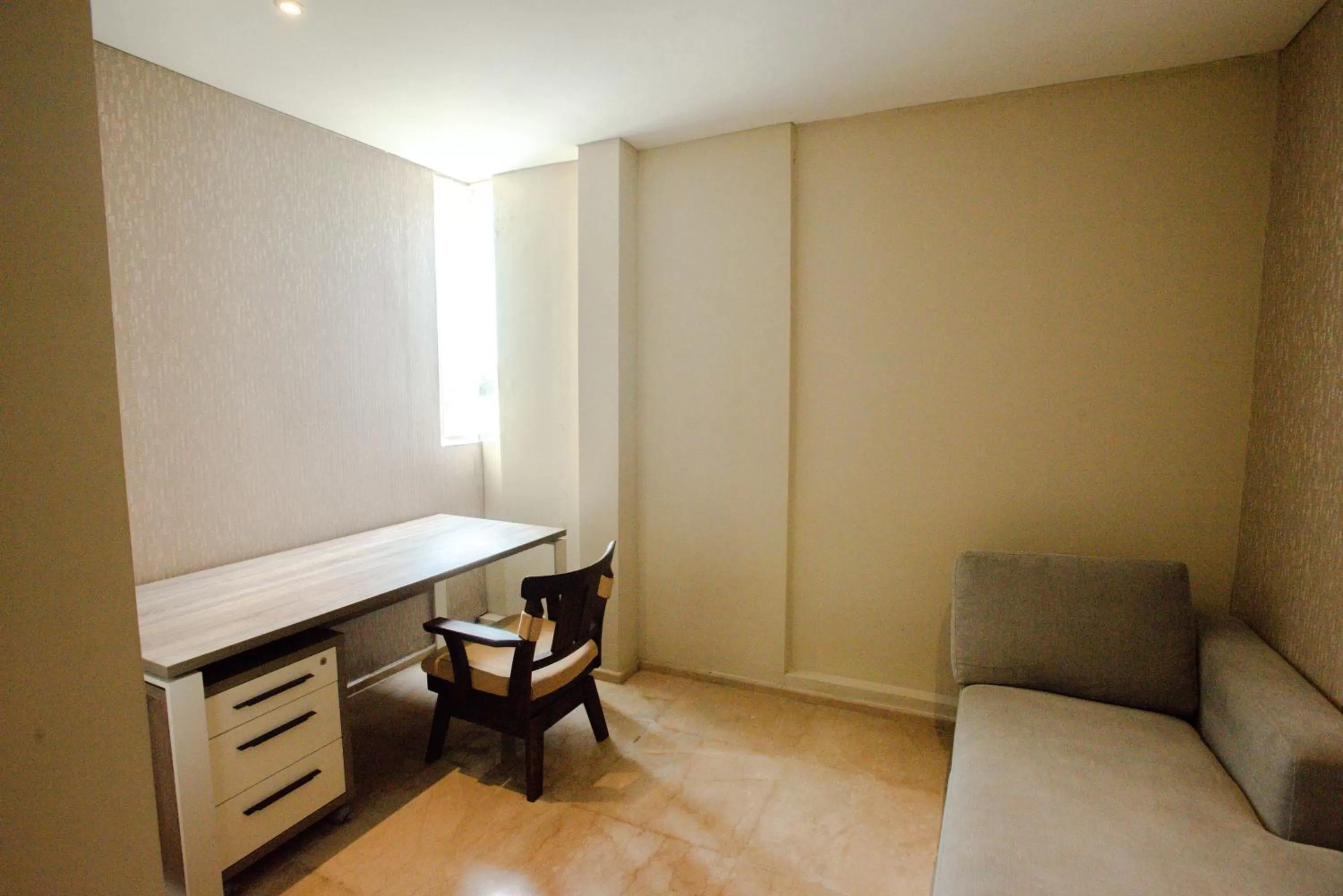 Seating Area in Swiss-Belresort Watu Jimbar