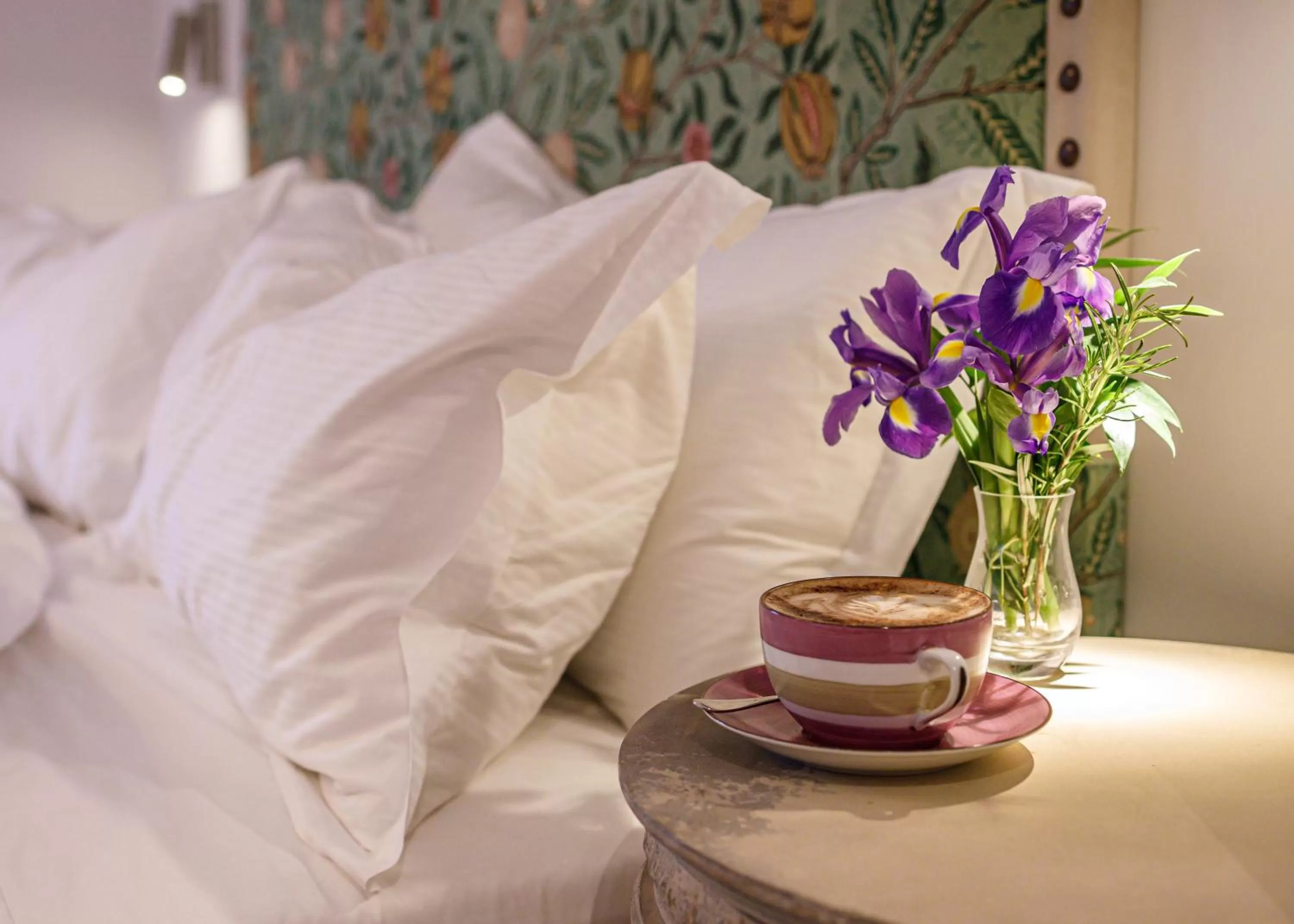 Bed in Great Fosters - Near Windsor