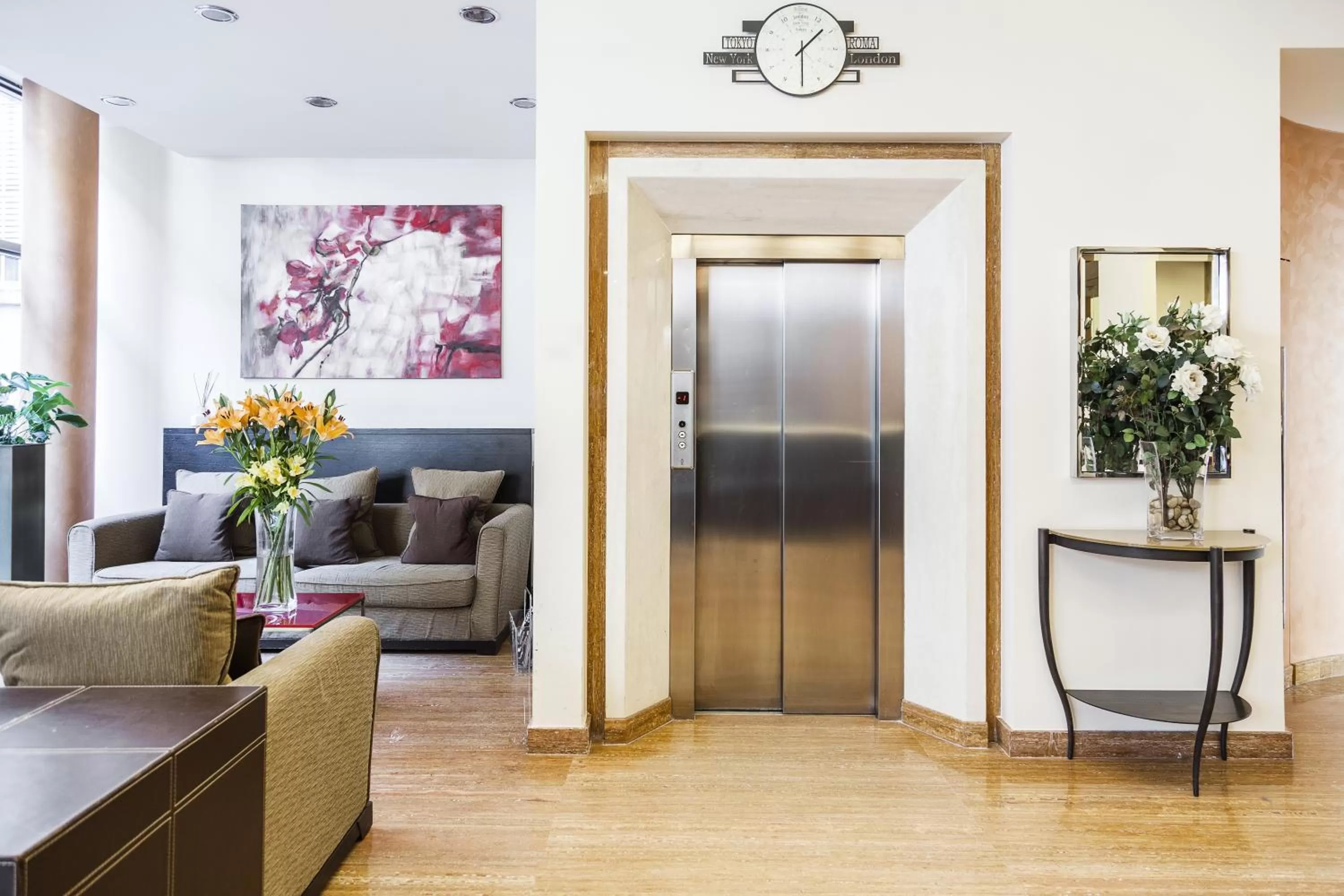 Lobby or reception in Hotel Des Etrangers