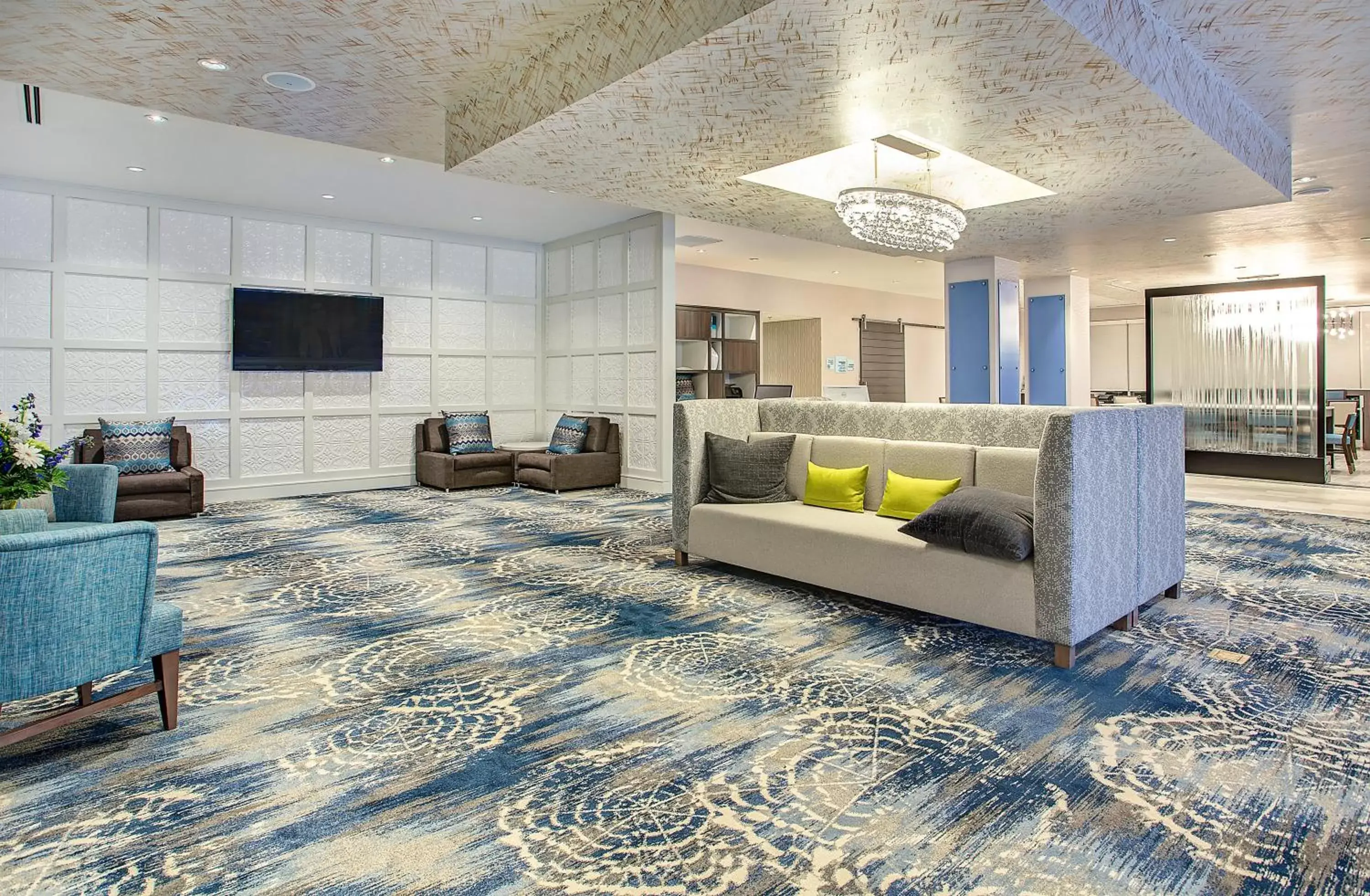 Lobby or reception, Seating Area in Holiday Inn Express & Suites Covington, an IHG Hotel