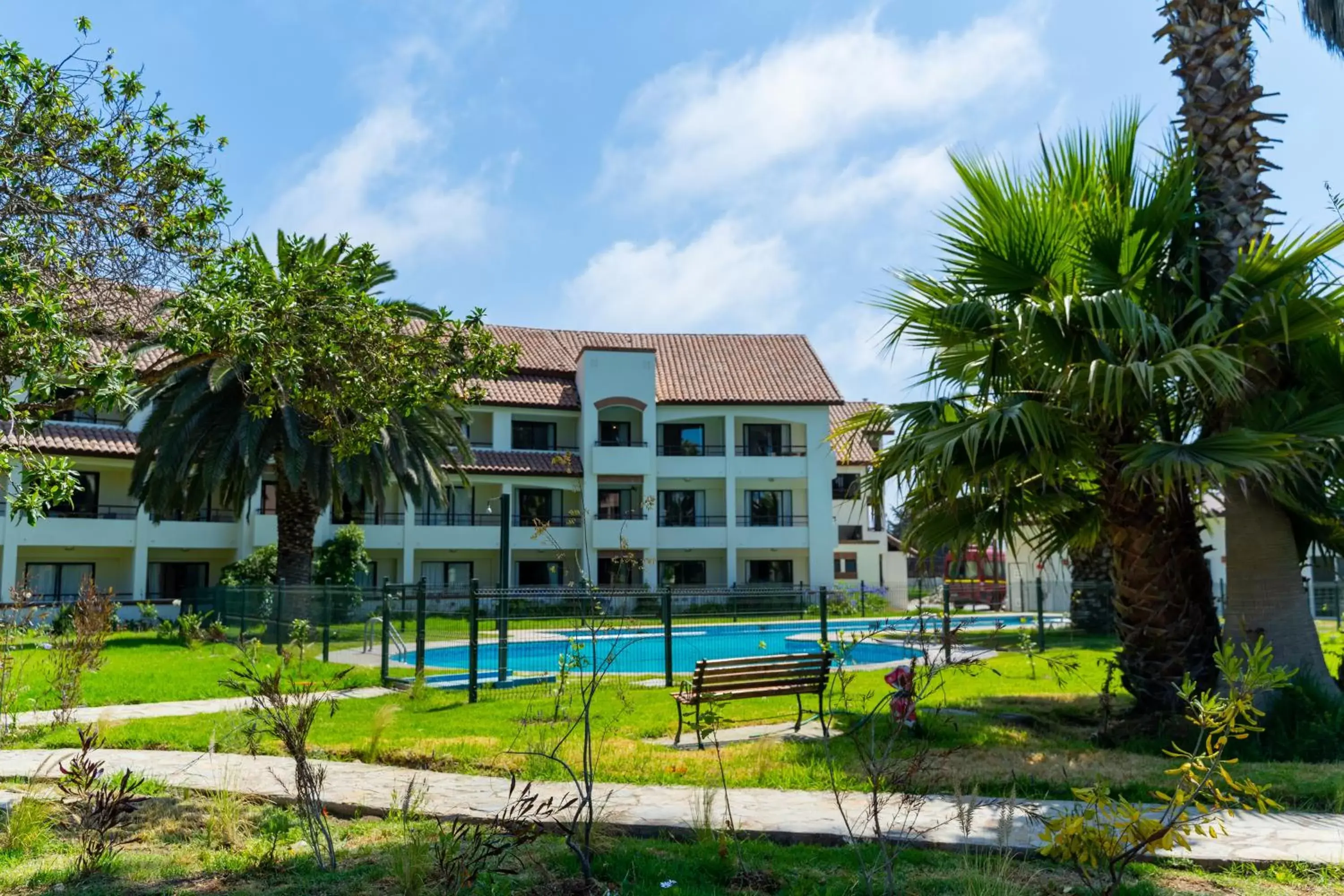 Property building, Swimming Pool in Hotel Palmas de La Serena